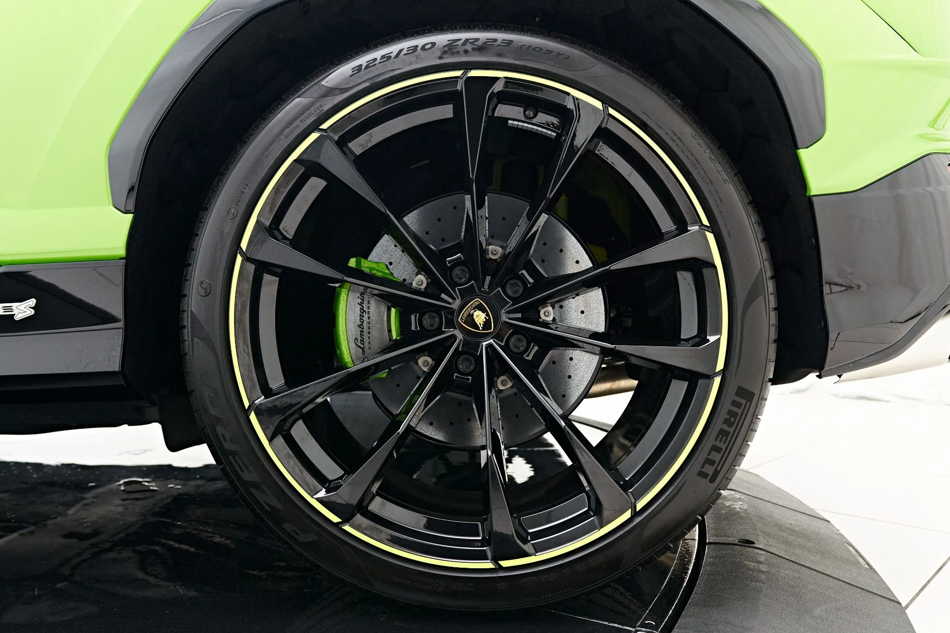 mph023_826256357_Used_2023_Lamborghini_Urus_S_1692657144_3dc4ce41e4
