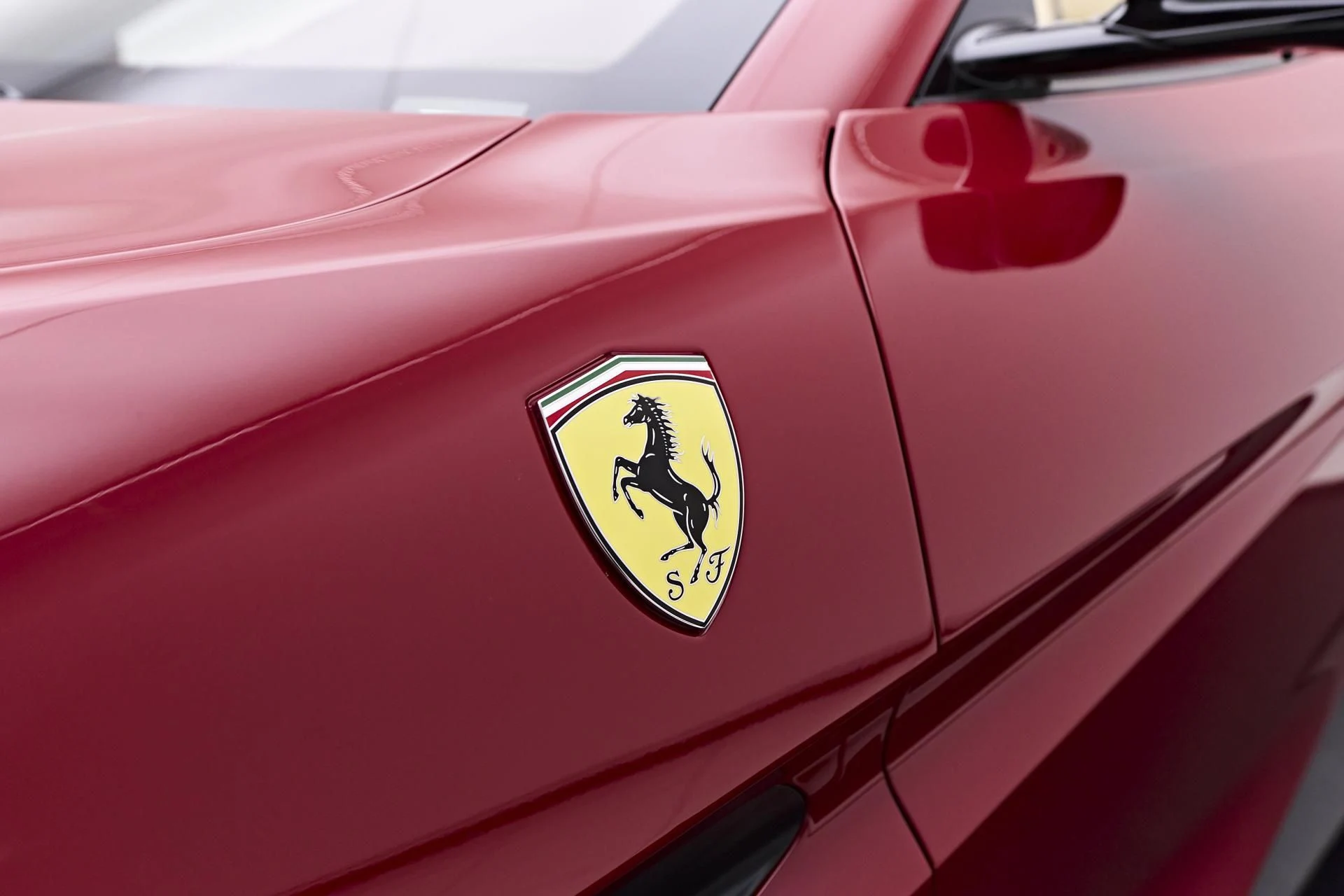 mph023_82909987_Used_2022_Ferrari_Portofino_Base_1752263914_00855cc9d3