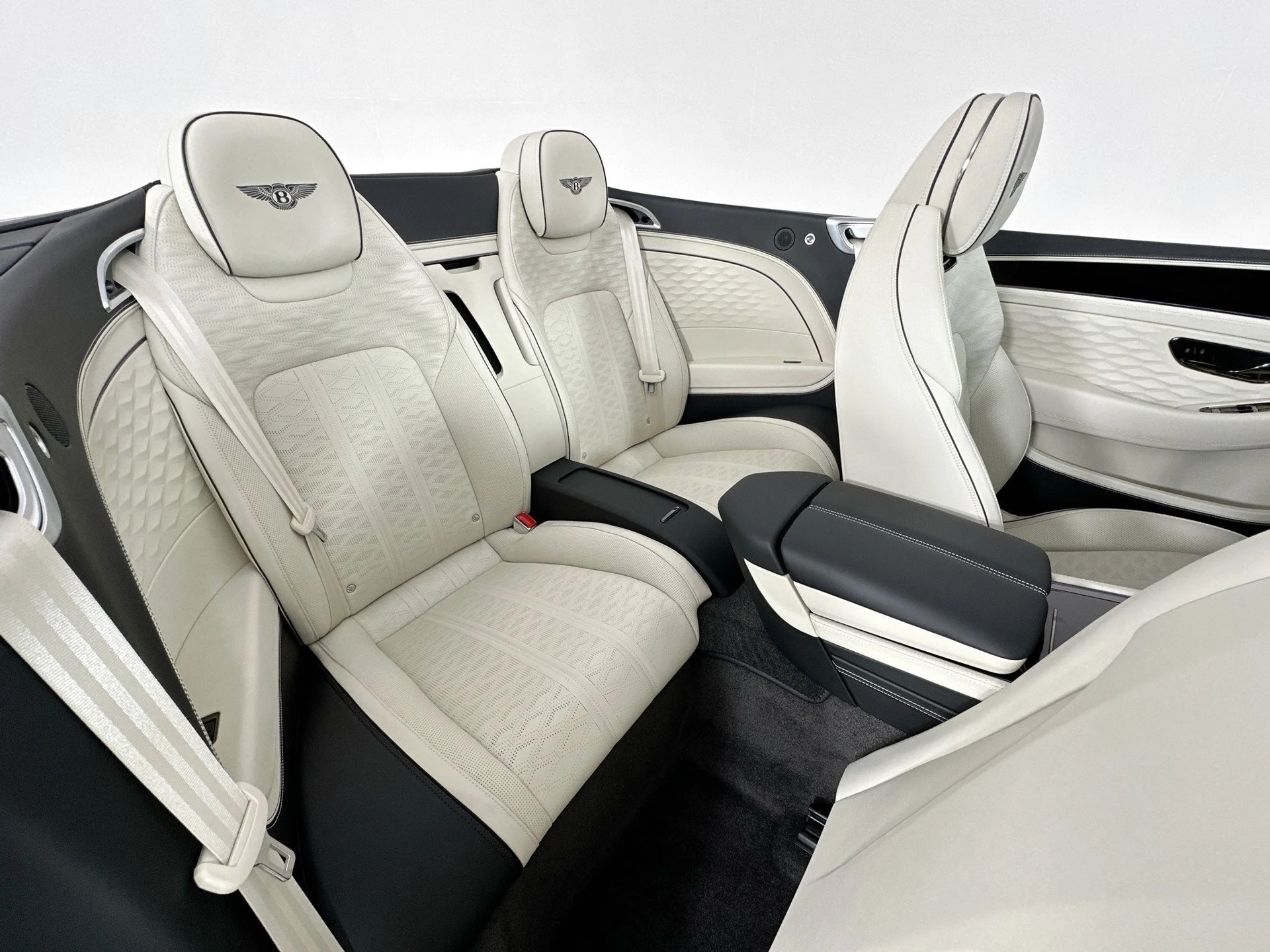 mph023_831337514_24_eae2ee4352