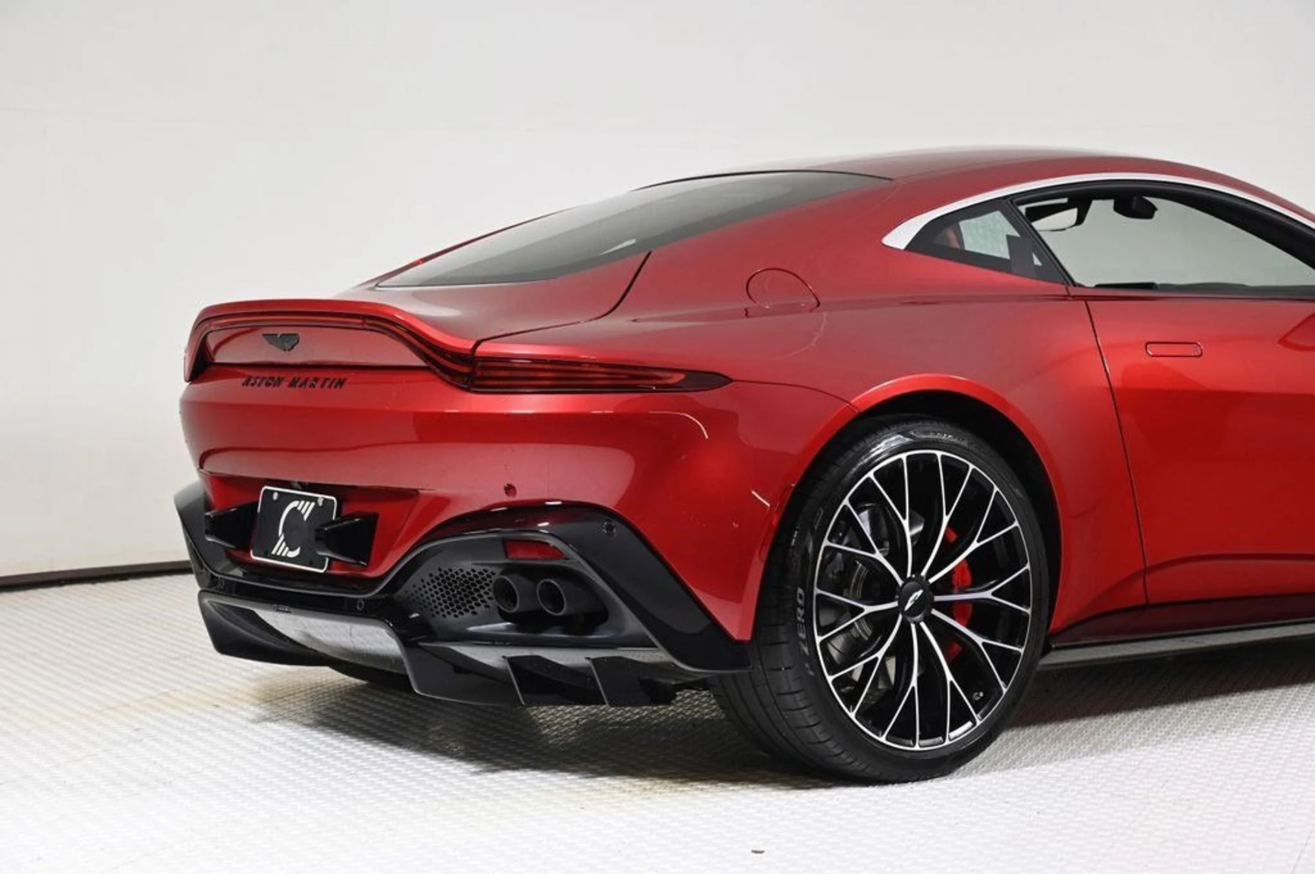 mph023_833175687_used_2023_aston_martin_vantage_coupe_11350_22936848_23_1024_5b83a99b7c