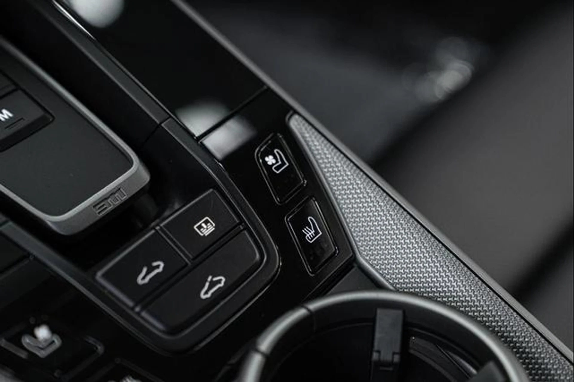 mph023_84066840_5i_KU_7d_Wunq_Sg_N44_Mvy_Kt_L3y_BS_Ns_66d4f81de1