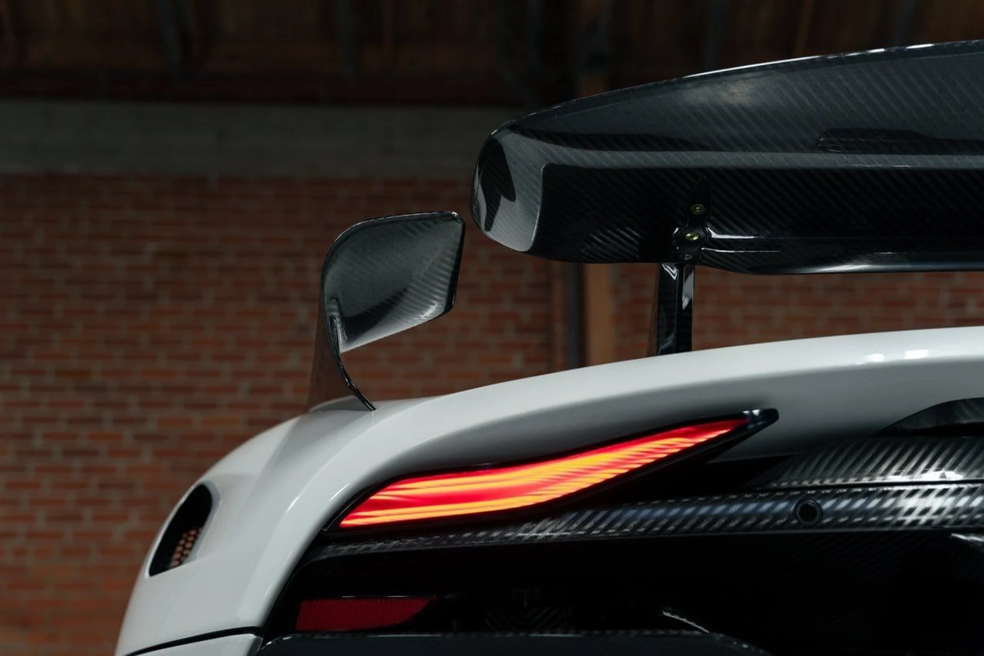 mph023_840824388_a515a1d78f27256dd36b4a7445887a11x_21c2532885