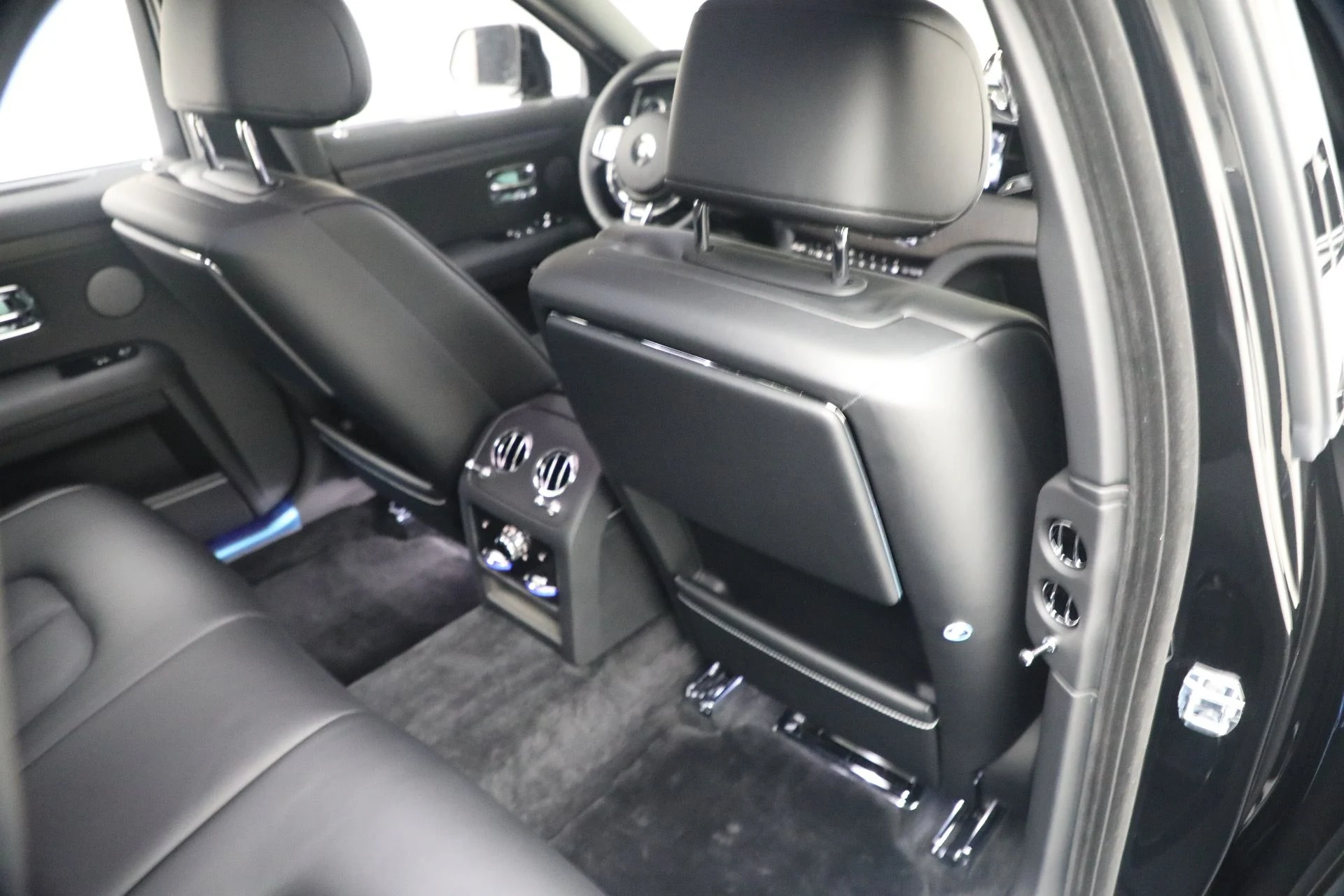 mph023_848193163_New_2026_Rolls_Royce_Ghost_673372815b