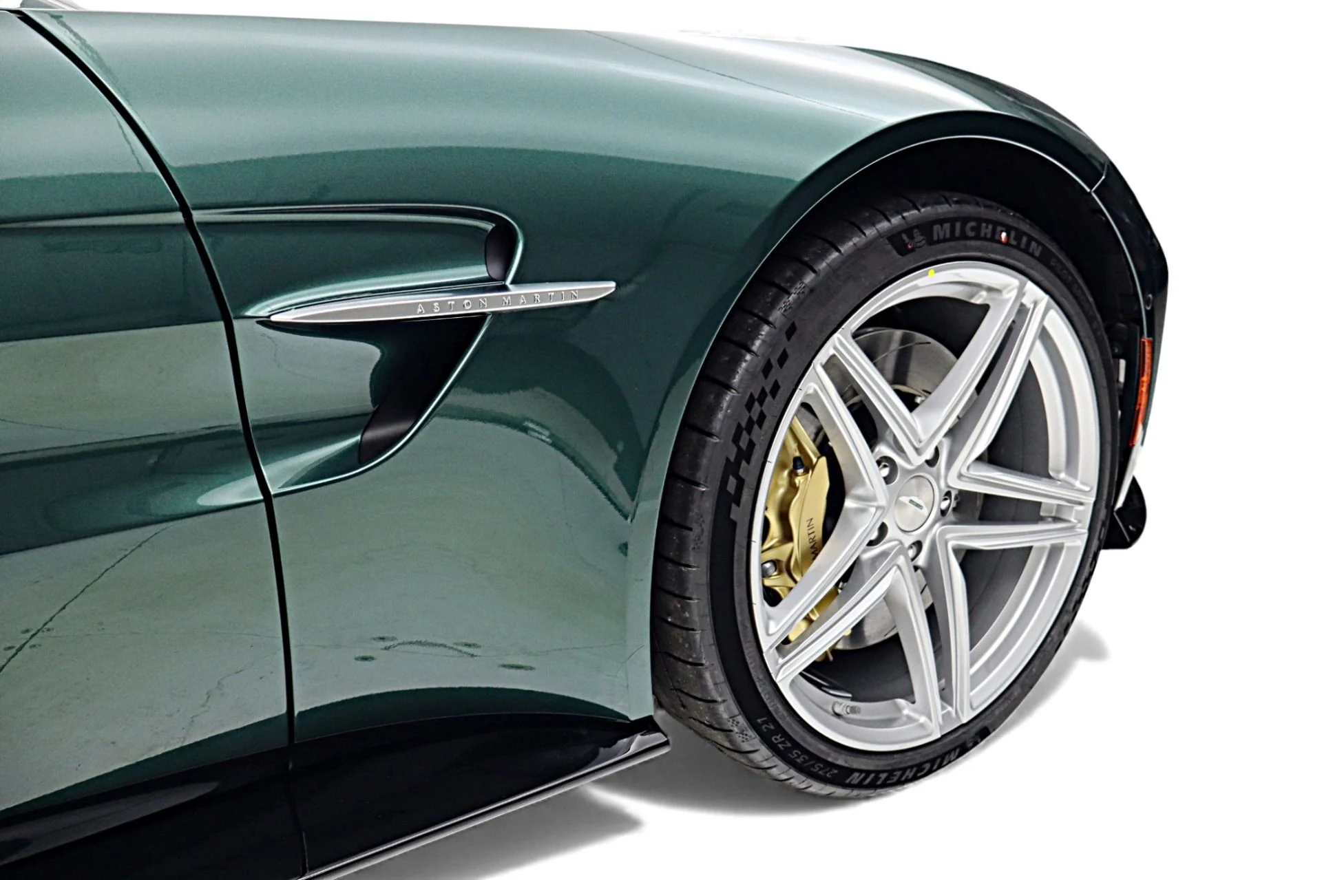 mph023_849780433_New_2026_Aston_Martin_Vantage_Roadster_e6b2191779