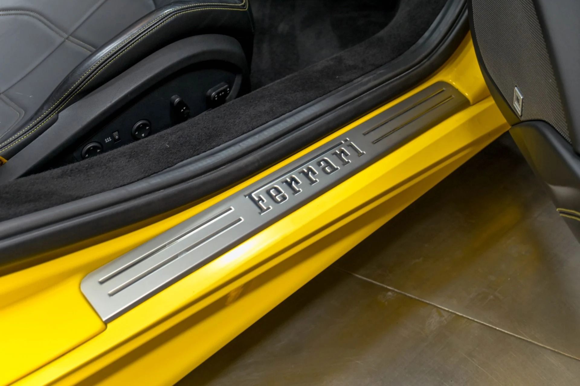 mph023_851055392_Used_2017_Ferrari_488_Spider_1782250763_30a91e08e7