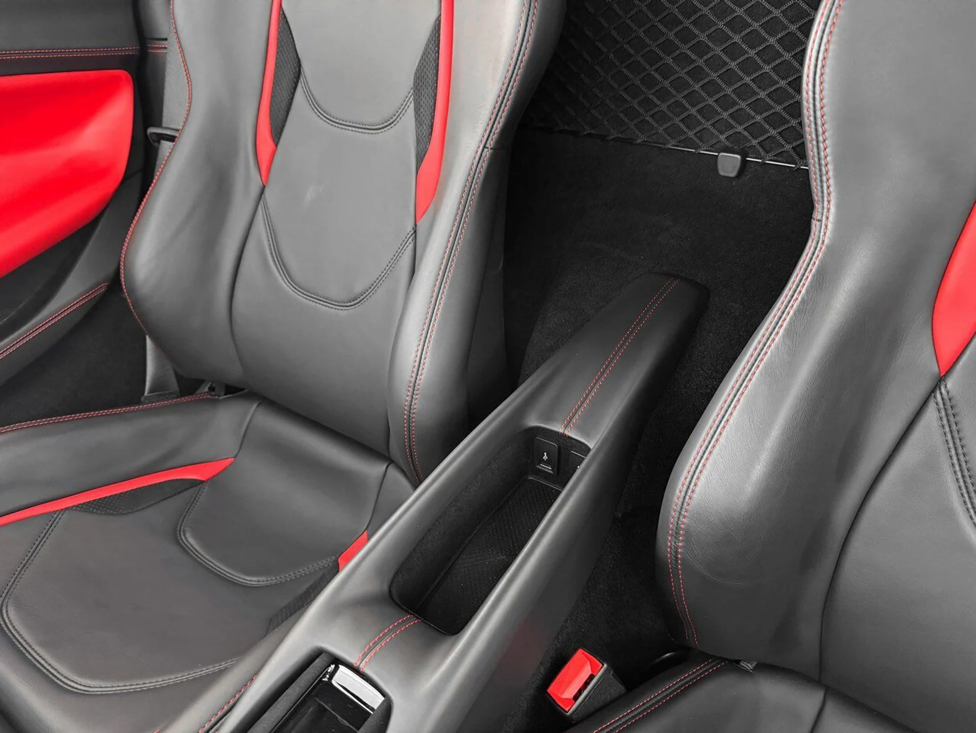 mph023_855746381_fe1588af97e39111dbc75f7456fb44ee_b261942a15