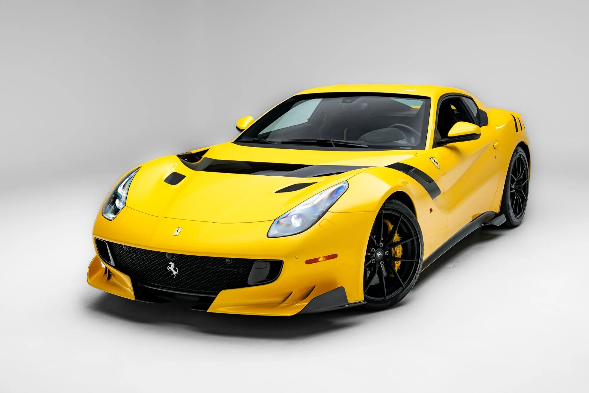 mph023_858296883_Used_2017_Ferrari_F12tdf_1777334910_25e23bdfb5