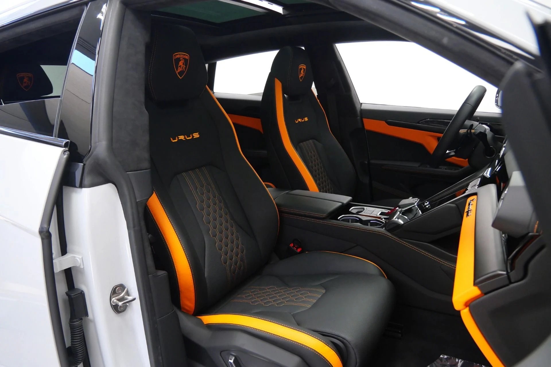 mph023_861400413_Used_2023_Lamborghini_Urus_S_Very_Low_Miles_657_Horsepower_Bang_and_Olufsen_Audio_1781208380_4e1c6345d3