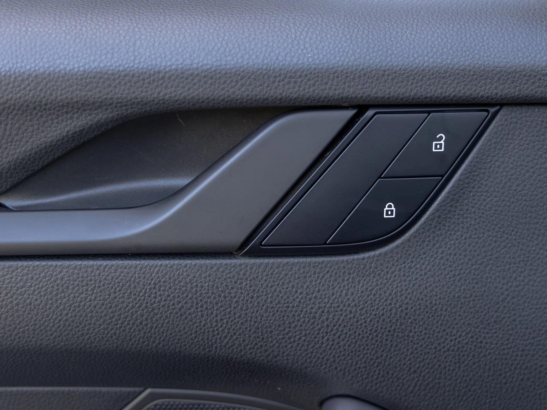 mph023_863000984_24_891b9419b5