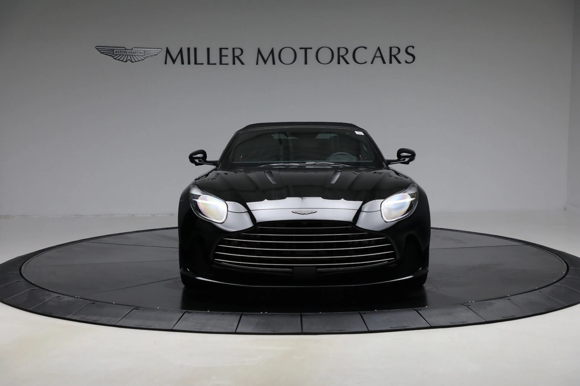 mph023_867050767_New_2025_Aston_Martin_DB_12_Volante_d4c7246e94