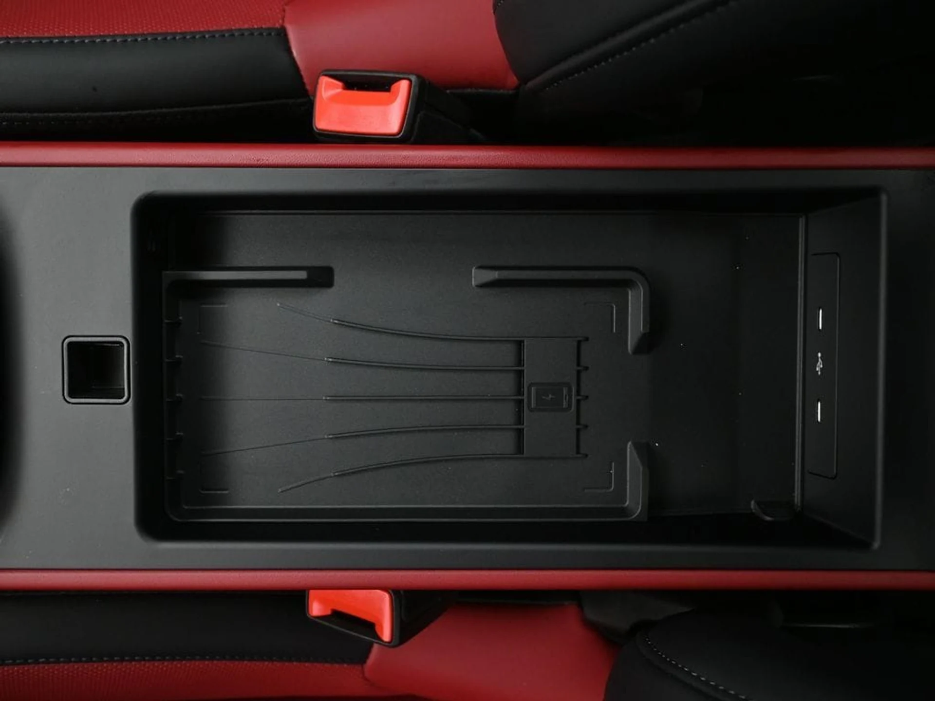 mph023_86715316_ef02a0539b658ef2b63ef77963364160x_5c5ebbc8fb