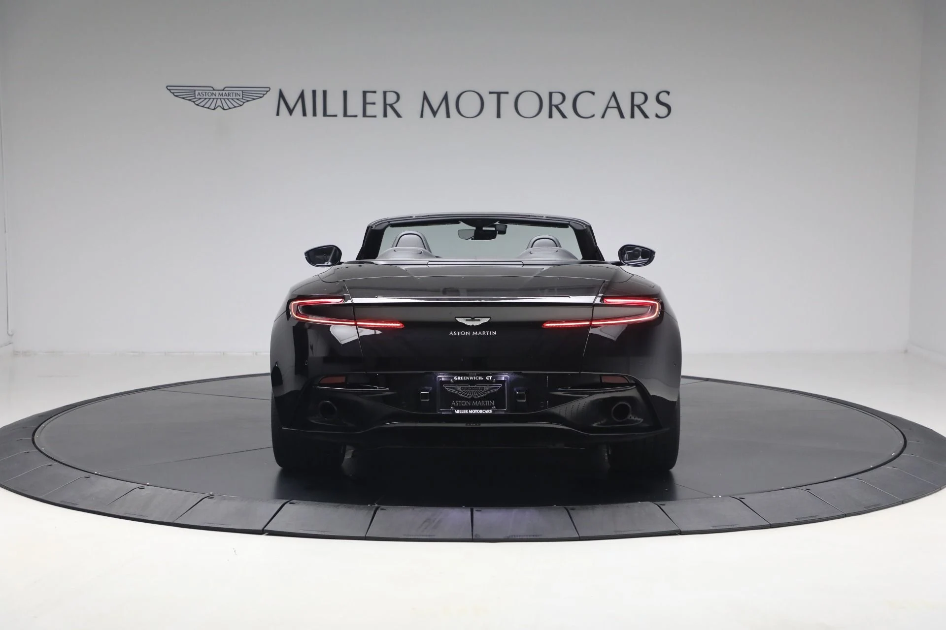 mph023_873549651_Used_2020_Aston_Martin_DB_11_Volante_1780502553_5c2b106ee6