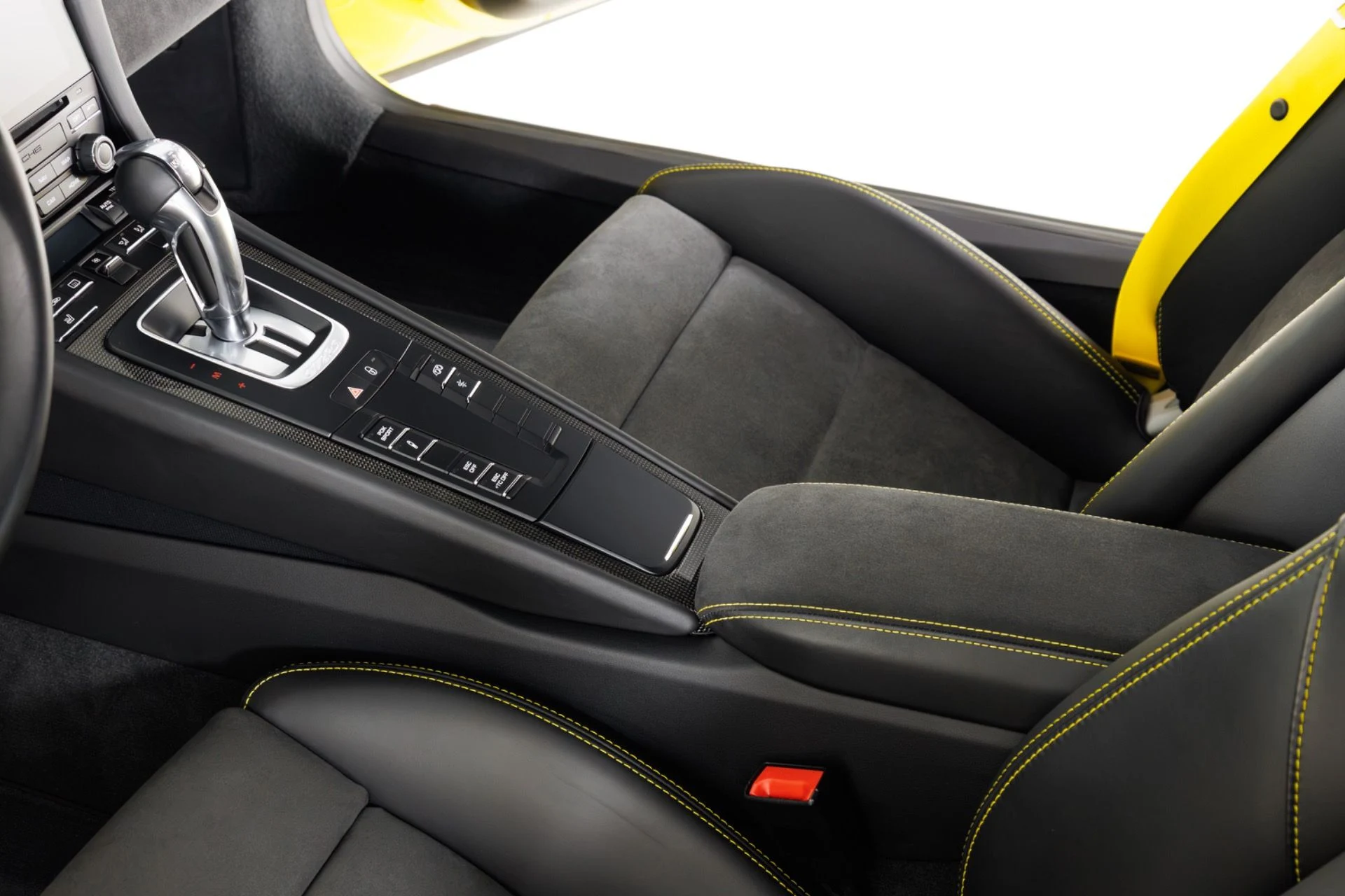 mph023_874015290_Used_2018_Porsche_911_GT_2_RS_1787778678_0864bcdcee