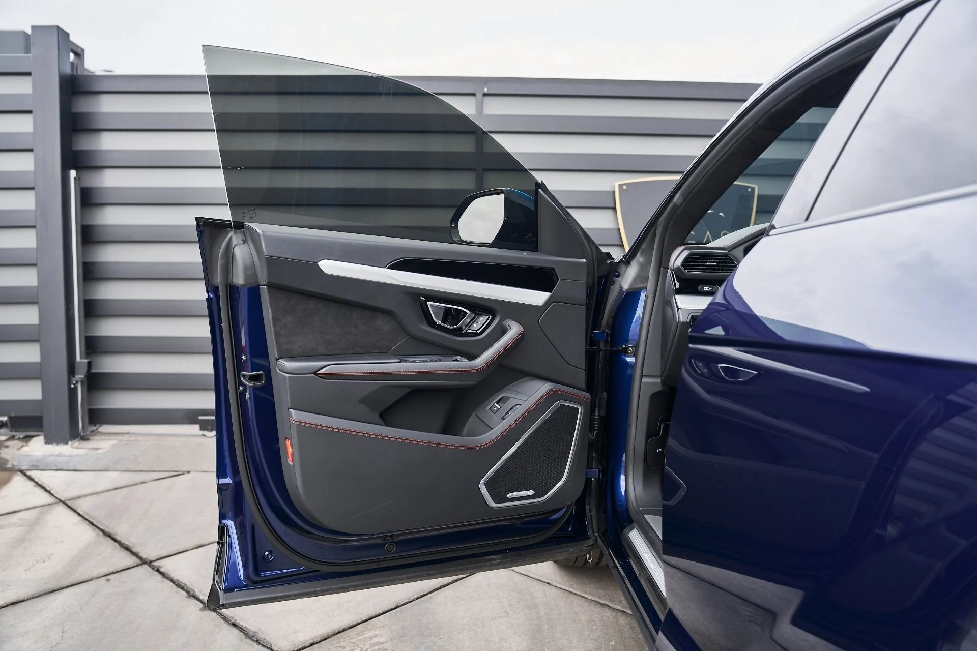 mph023_8758900_Used_2021_Lamborghini_Urus_1763157064_b1fb6f0c5a