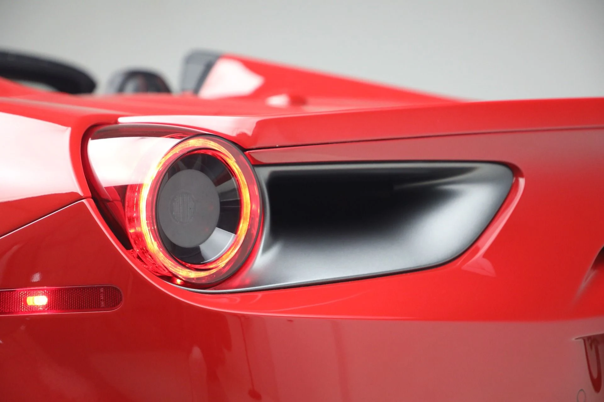 mph023_878435864_Used_2019_Ferrari_488_Spider_1792598381_6d5359b2fe