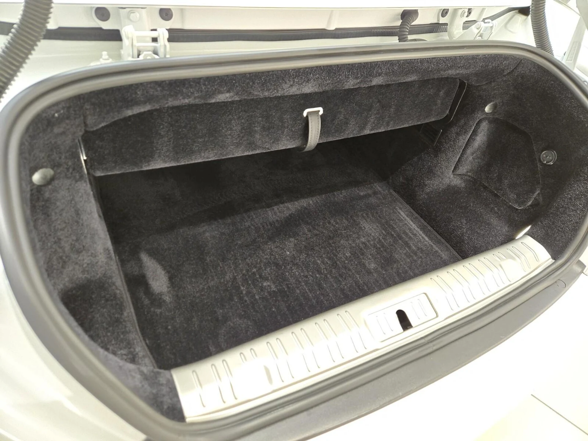 mph023_885957321_Used_2017_Rolls_Royce_Dawn_1765004117_60f66a4e82