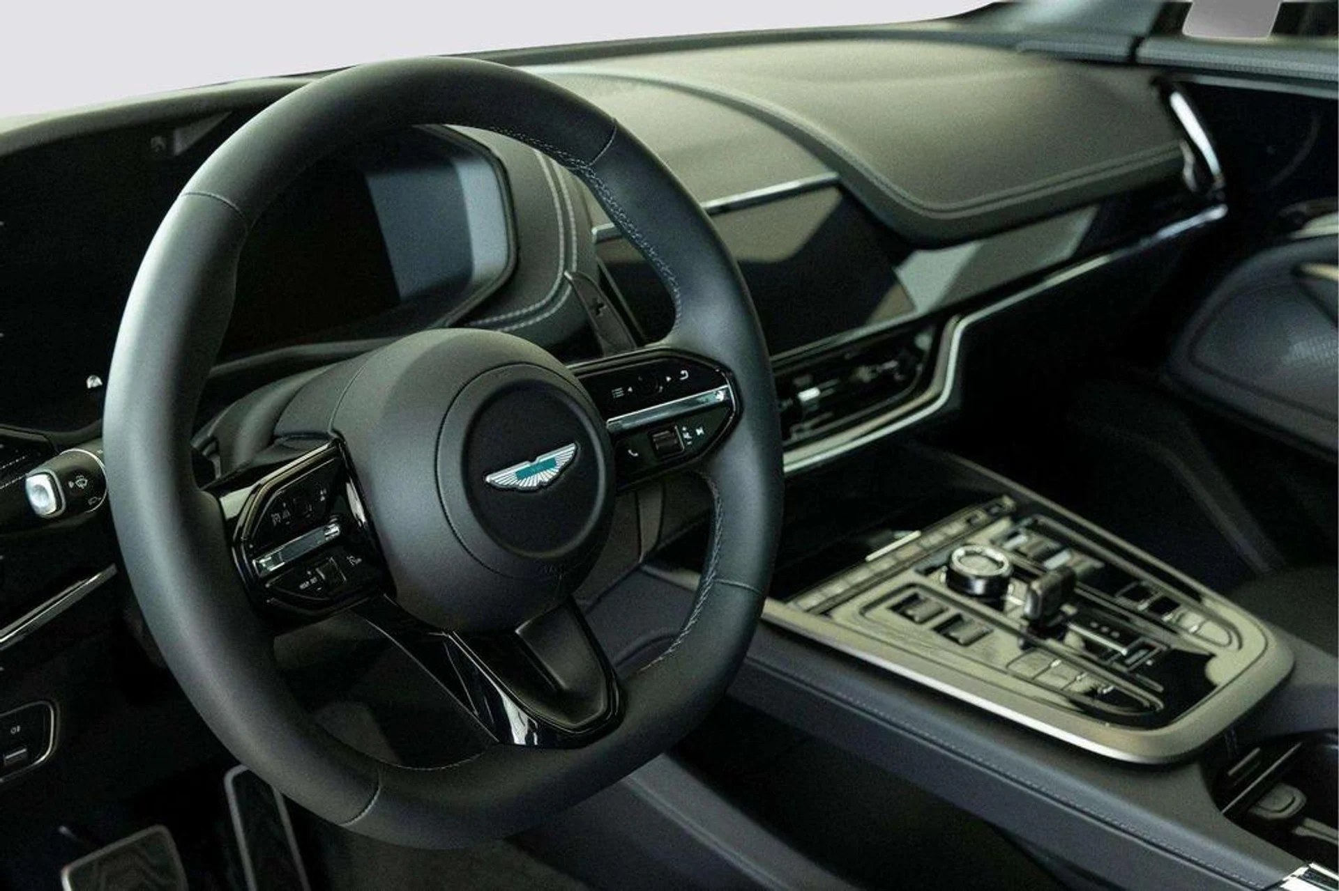 mph023_887933773_Xou1_O_Fug_YF_MZT_8_Z3cb_Ss5a_Nb_M_0015429559