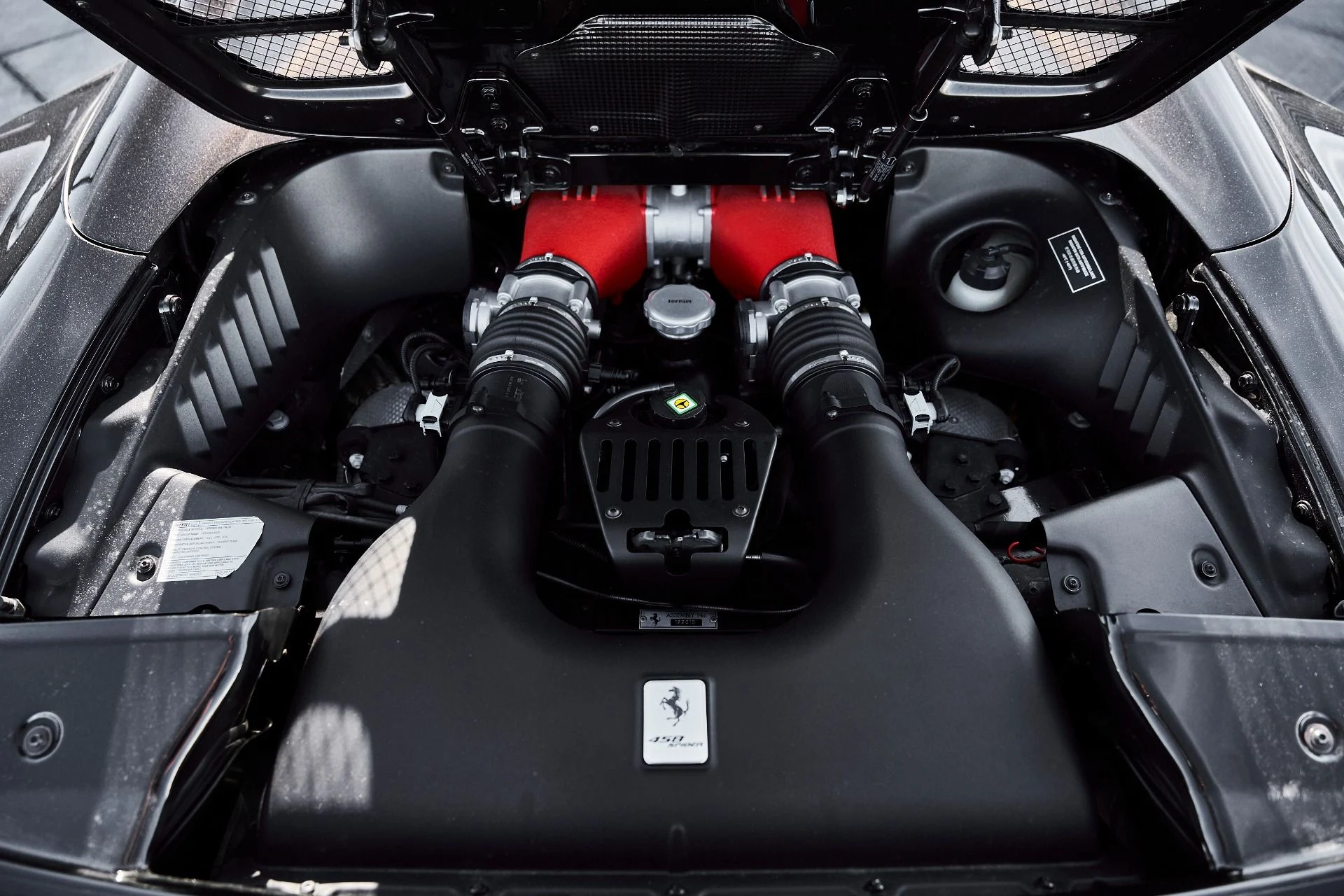 mph023_891595929_Used_2015_Ferrari_458_Spider_Base_1777010218_96ea034205