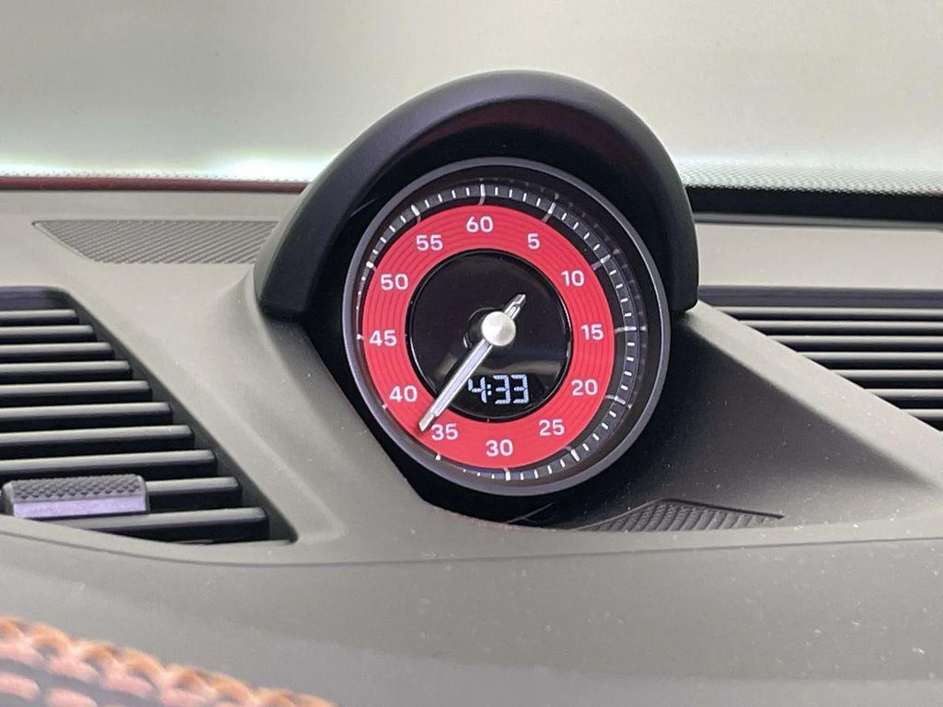 mph023_896843301_LF_Lr_S_Uv_Pa_Hxzx1t_Fy2_BP_Ls2kw_PM_9a402be931