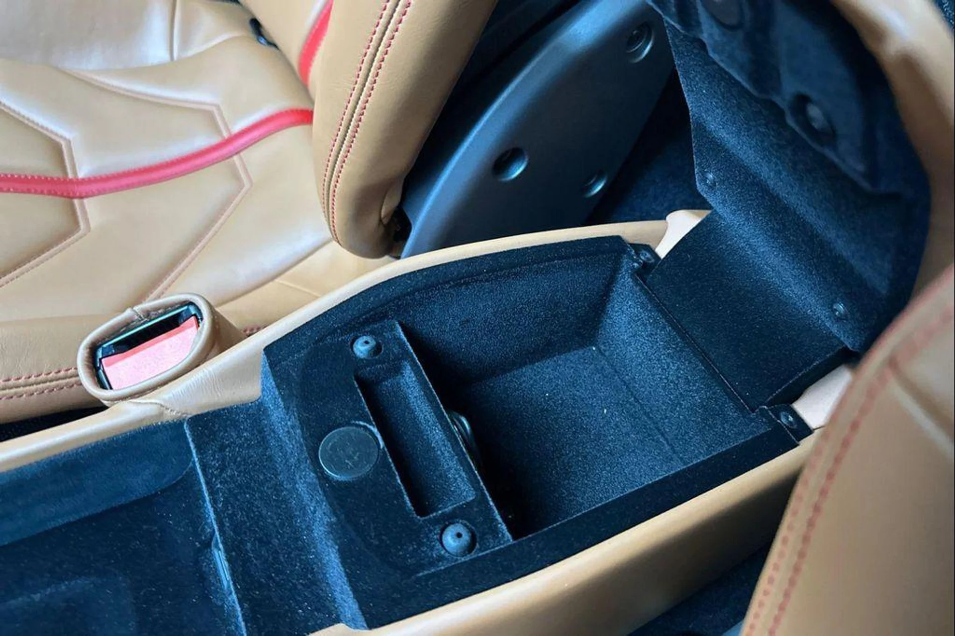 mph023_900315807_U_Ee4k2_I4ro4w_H_Pa_S5_A_Ea_Fv1_Ie_AU_1658bf0efe