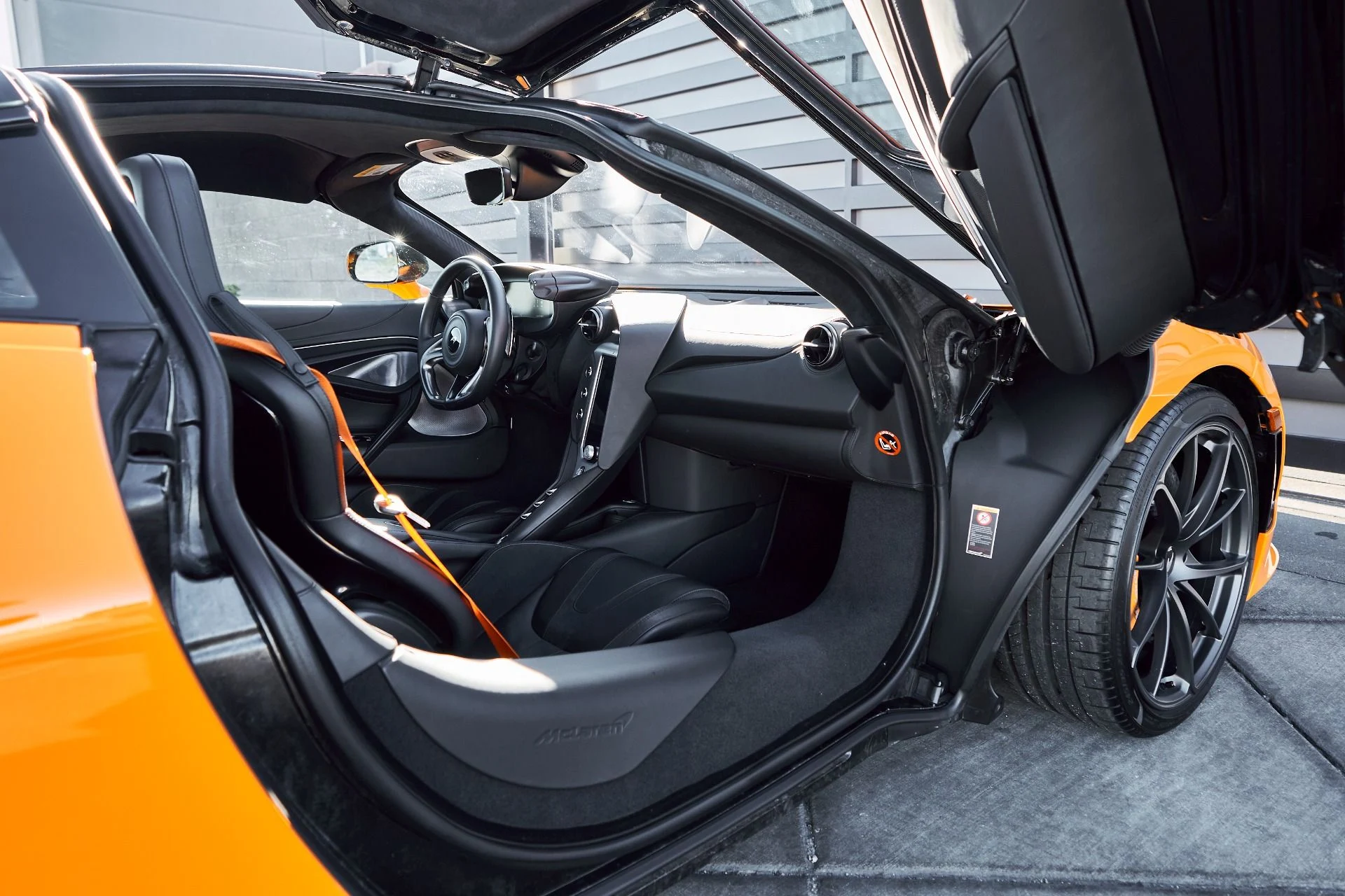 mph023_903638312_Used_2024_Mc_Laren_750_S_1765410661_2eb7543534