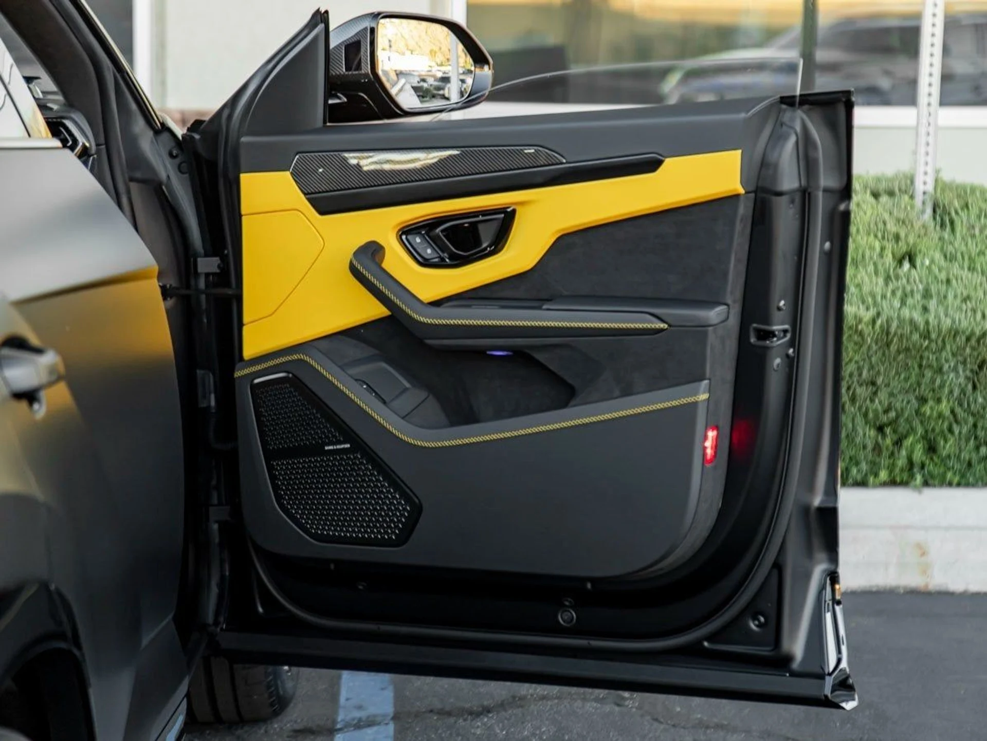 mph023_911620355_24_38067532a4