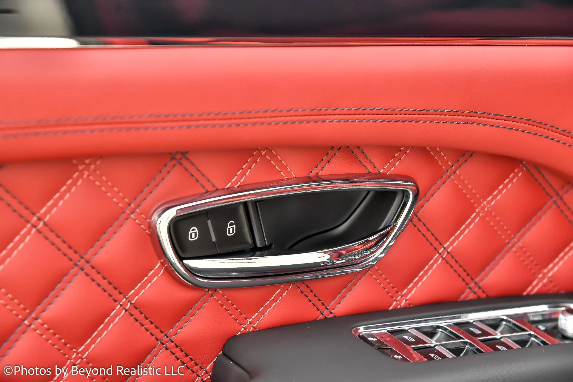 mph023_91356219_Used_2022_Bentley_Bentayga_V8_1754381262_0f8f7ff868