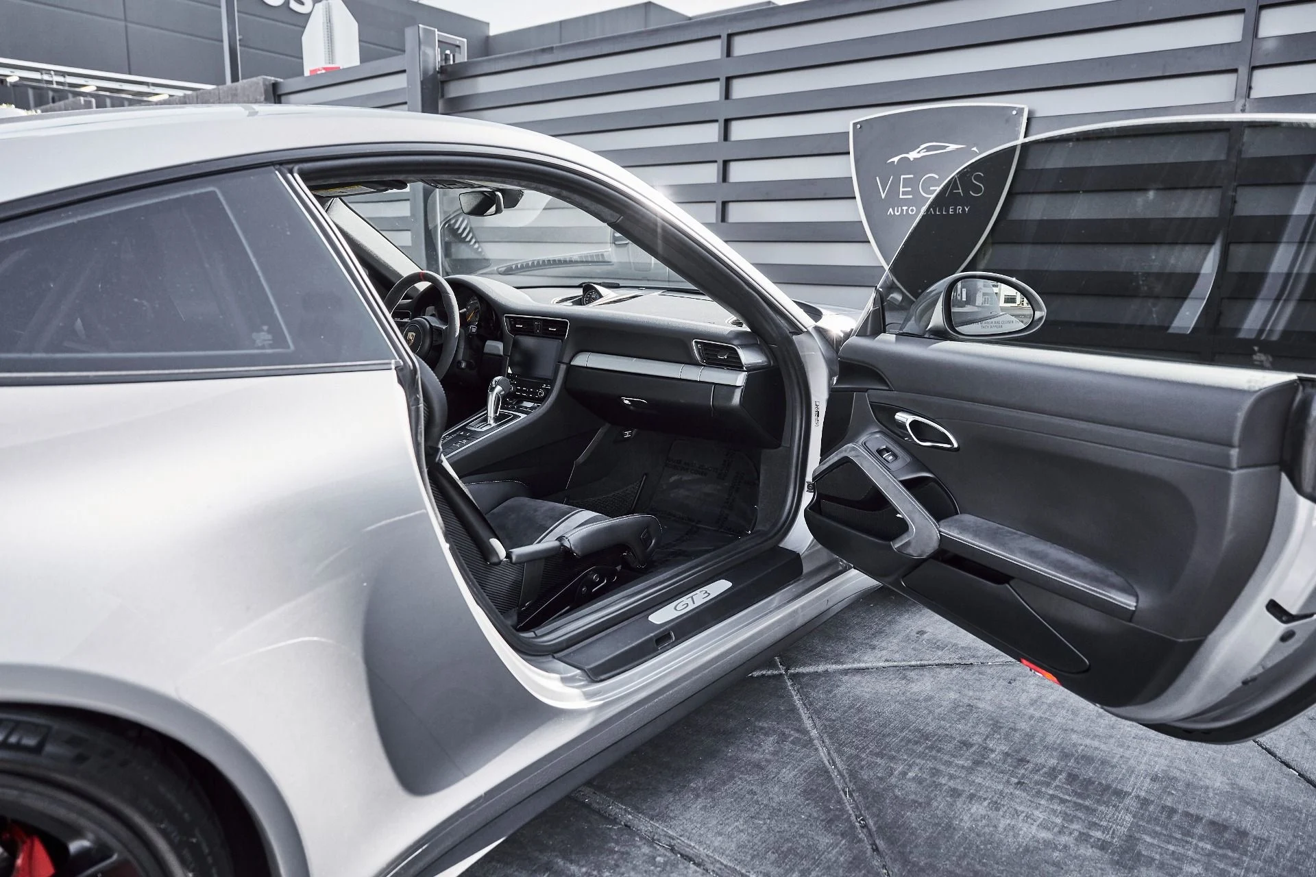 mph023_919079414_Used_2018_Porsche_911_GT_3_1778891422_ab24b69ec5