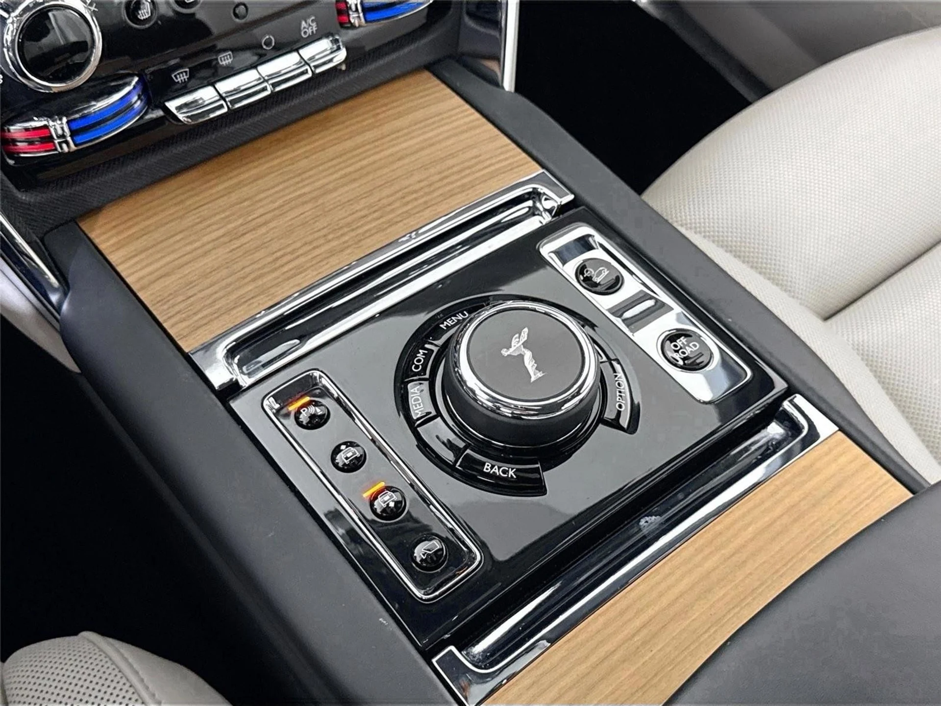 mph023_921710045_bb218794bc01a7a3df0062a3d696687d_641c5d5c6b