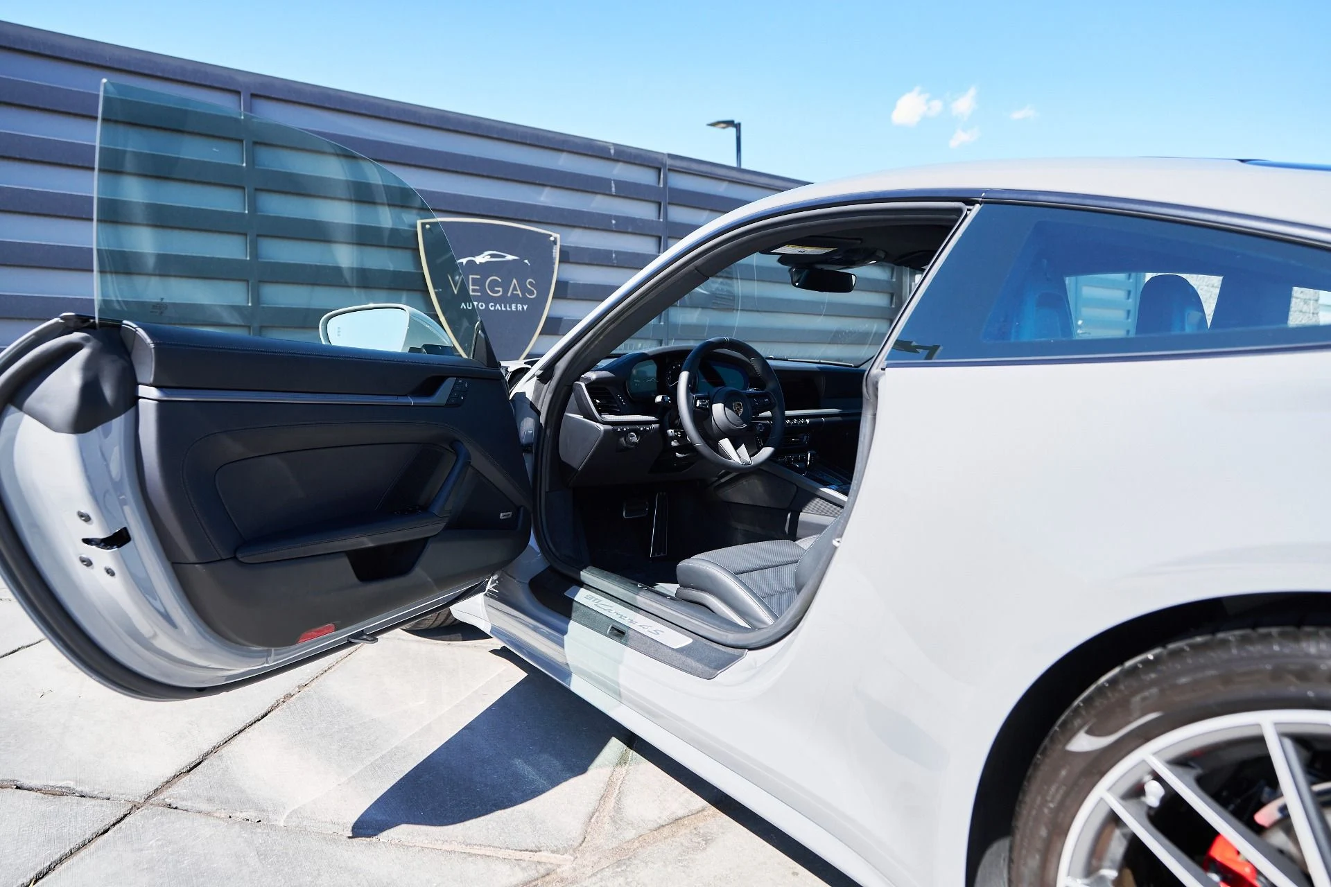 mph023_921847320_Used_2024_Porsche_911_Carrera_4_S_1759617581_d2e60be52b