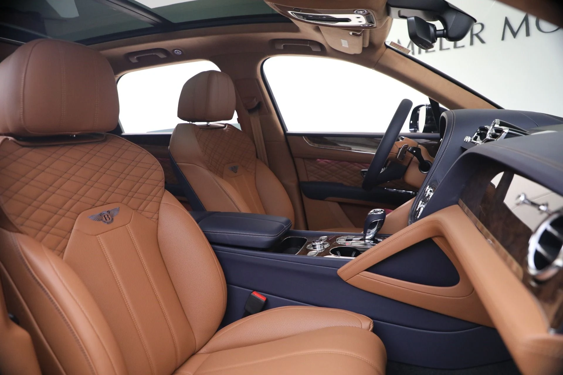 mph023_921943129_New_2026_Bentley_Bentayga_Azure_V8_1781035645_b922910a85