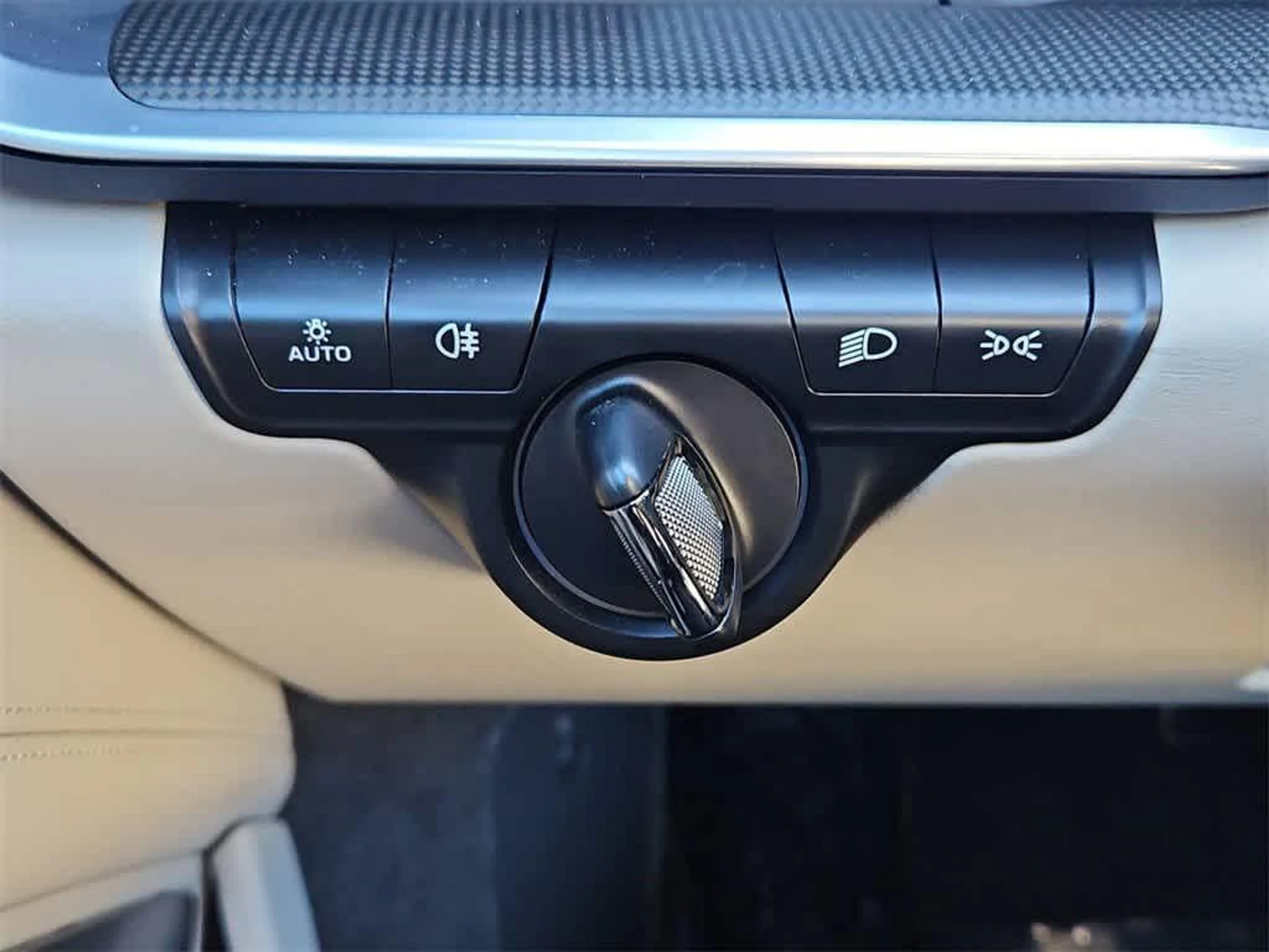 mph023_924565010_E5no_B_Hsee_N0_HR_2qpvkhd_Ui_Nt38_E_7767132a5b