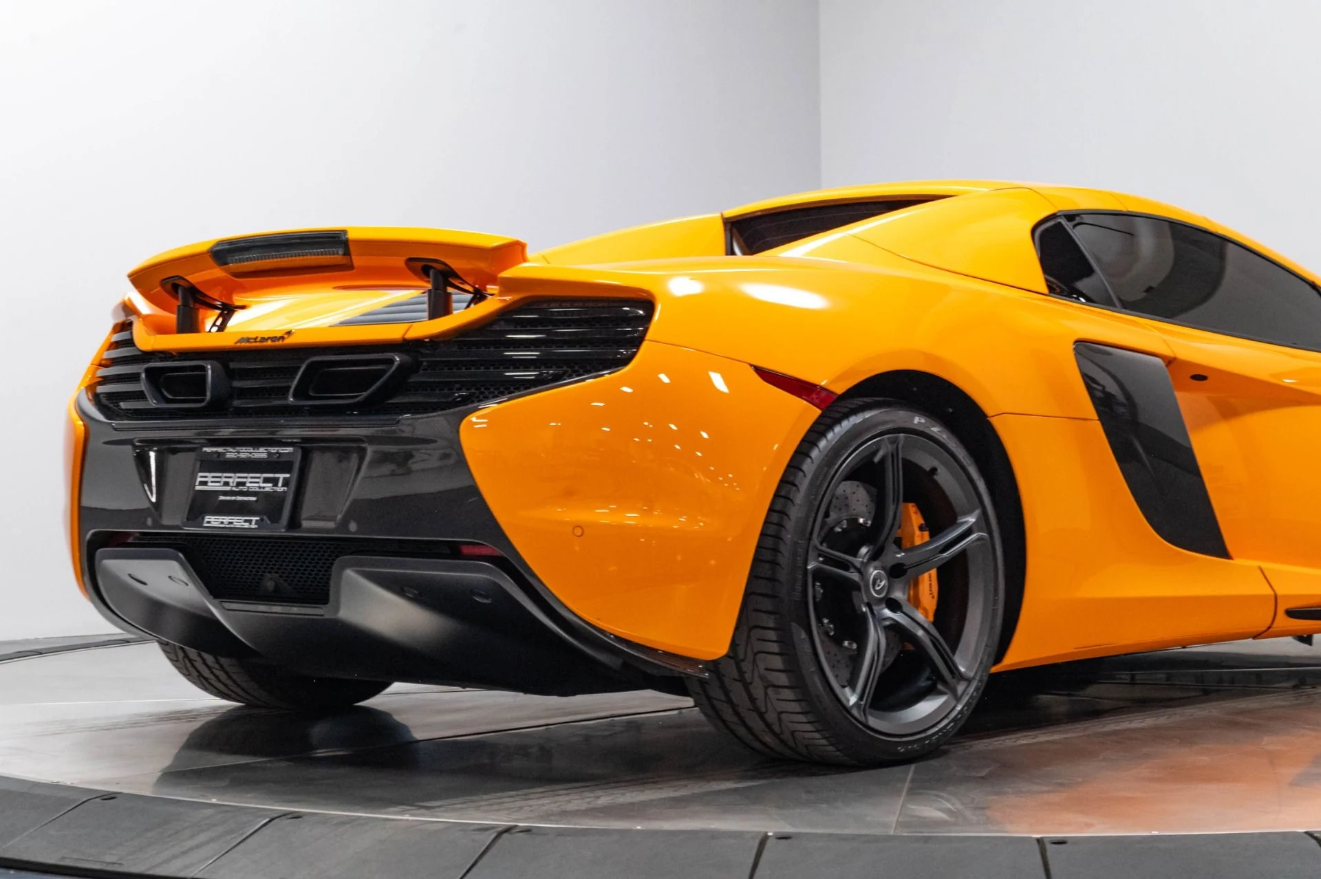 mph023_926571388_Used_2015_Mc_Laren_650_S_Spider_1784647983_0b709f73b9