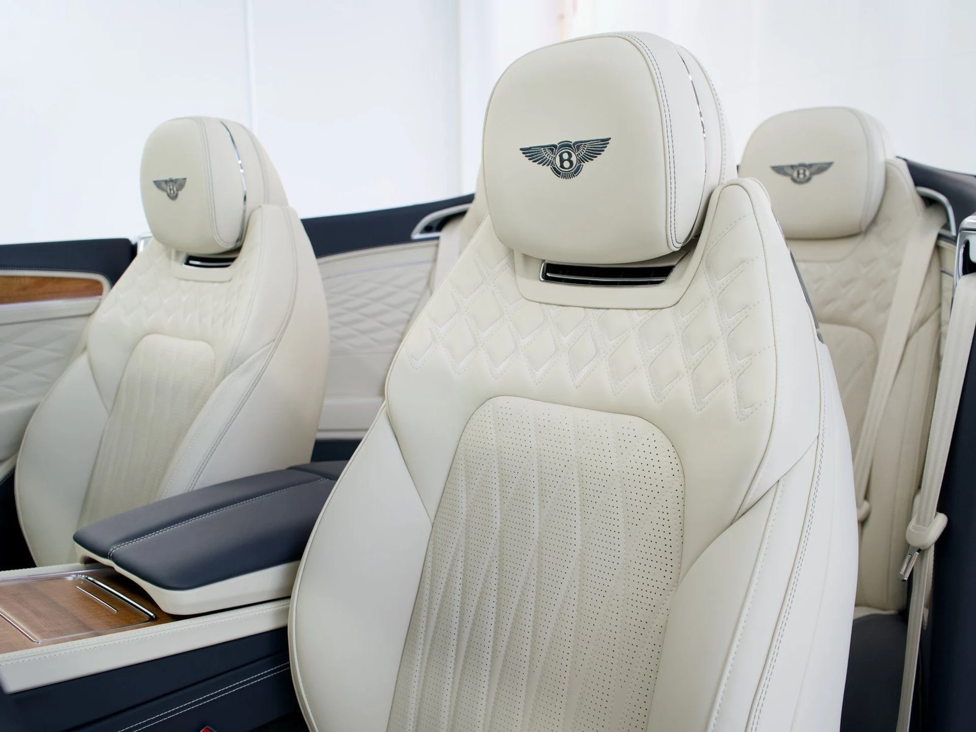 mph023_926815377_f170d4390625f4f4549df42bfec8de0b_9554d99f83