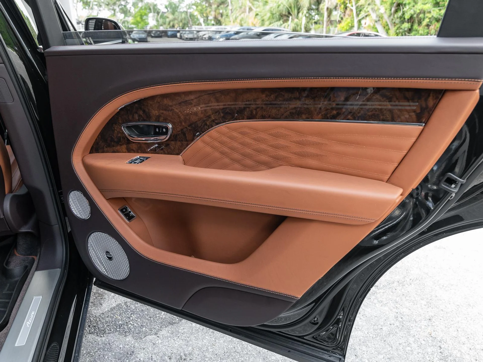 mph023_928746257_Used_2023_Bentley_Bentayga_EWB_V8_1778364308_4627253af0