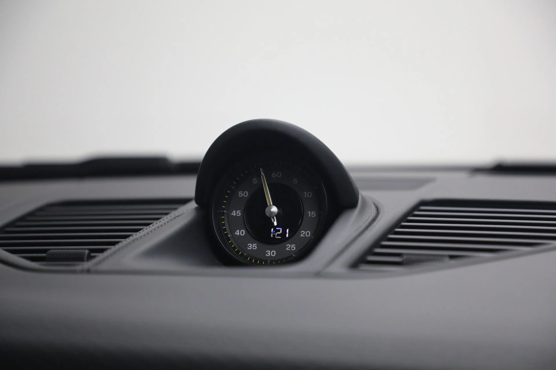 mph023_930070300_Used_2026_Porsche_911_GT_3_Touring_1782409830_fbc8d22a52