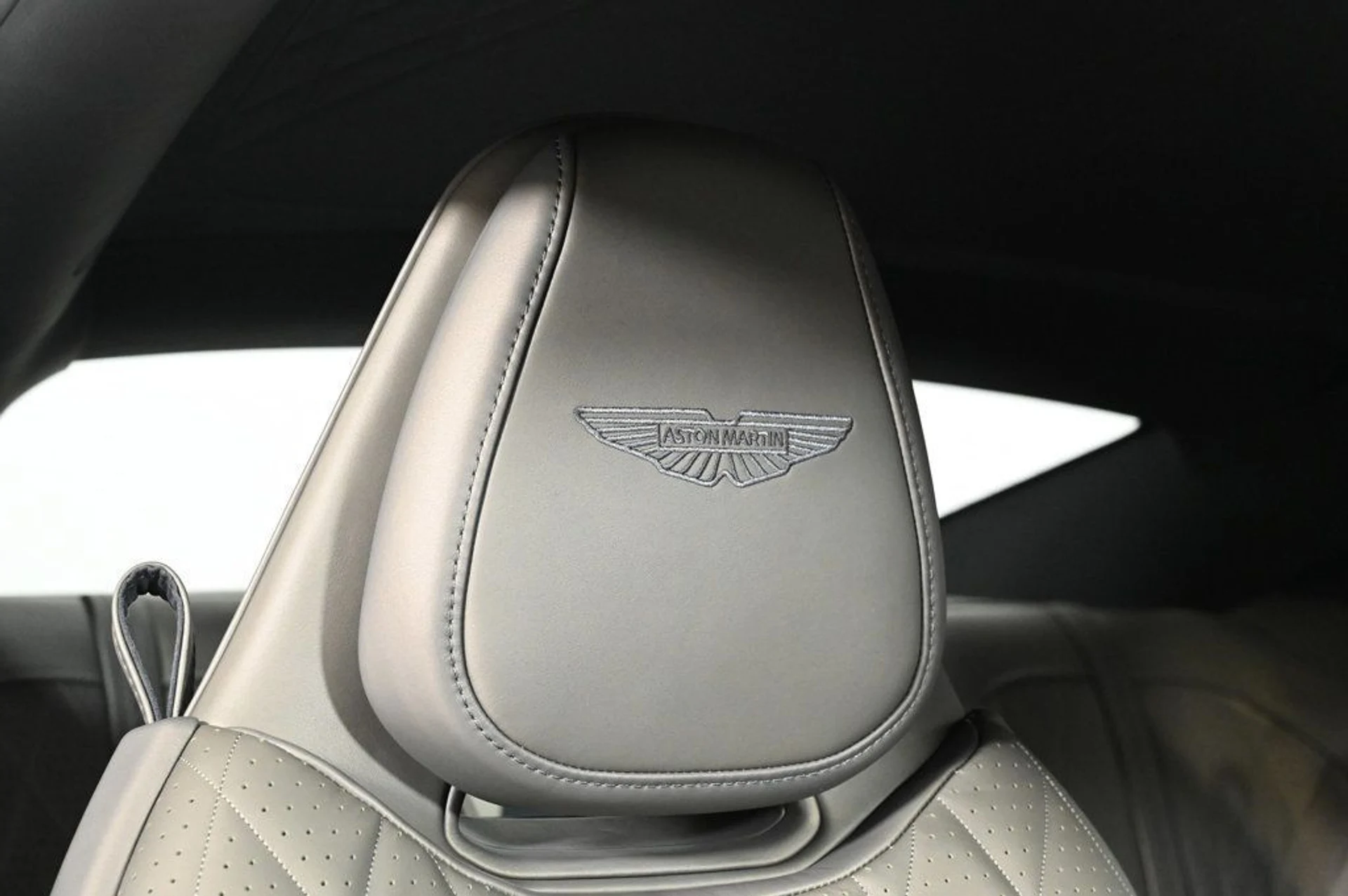 mph023_936996227_new_2026_aston_martin_db12_11350_22941793_23_1024_cb3f216ffa