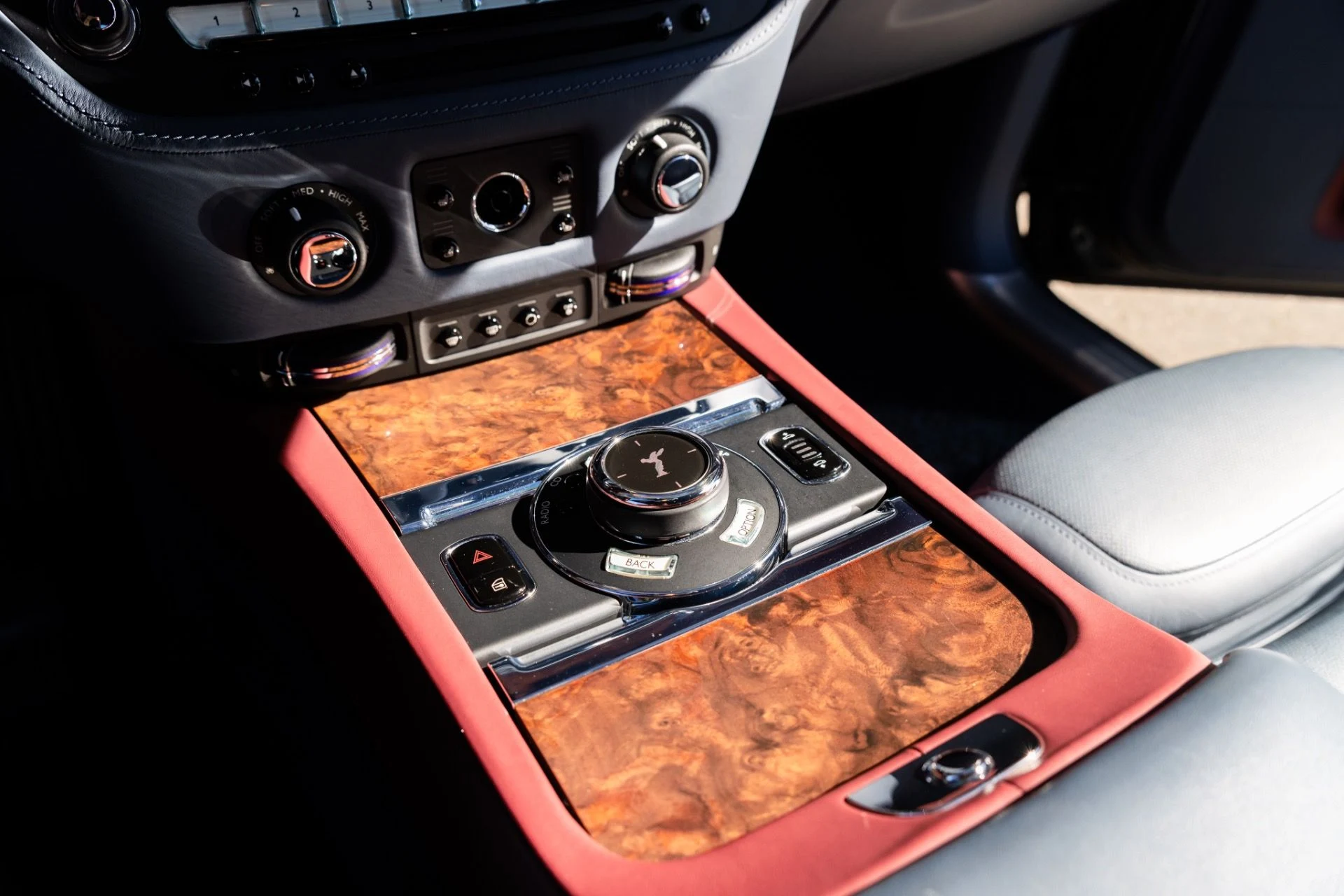 mph023_943069660_Used_2017_Rolls_Royce_Ghost_1774567843_32ffe49443