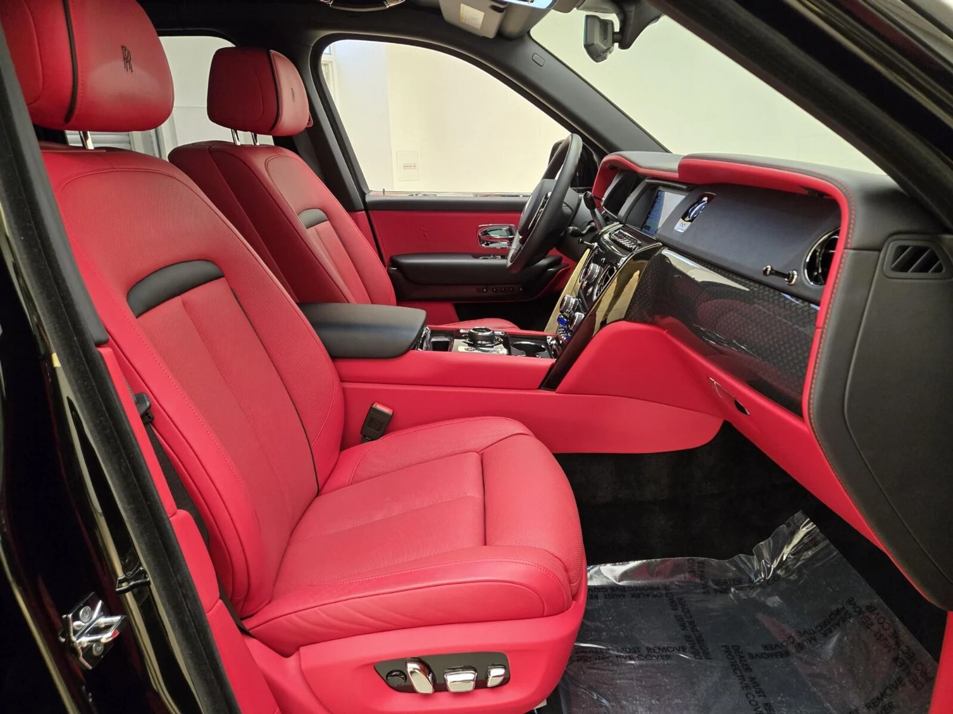 mph023_944773453_Used_2022_Rolls_Royce_Black_Badge_Cullinan_1773381770_71e6ba0718