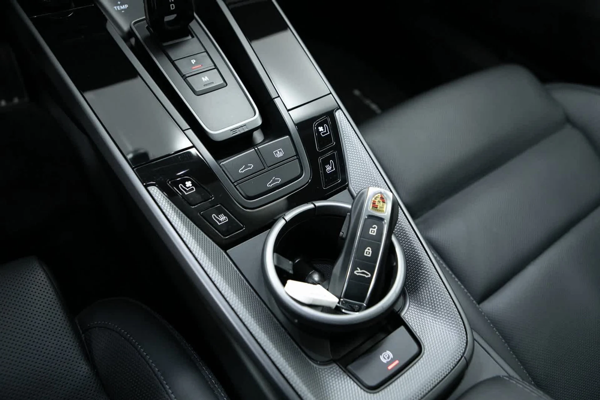 mph023_955223270_5ff37143463bd3067f6309460abb8cf5x_f544817f90