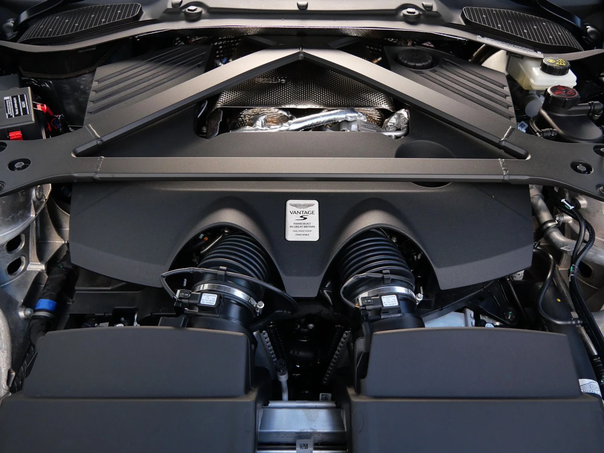 mph023_966673022_c61034e5b60a685582ef11d72ac0c7c8x_a6057dc7d6