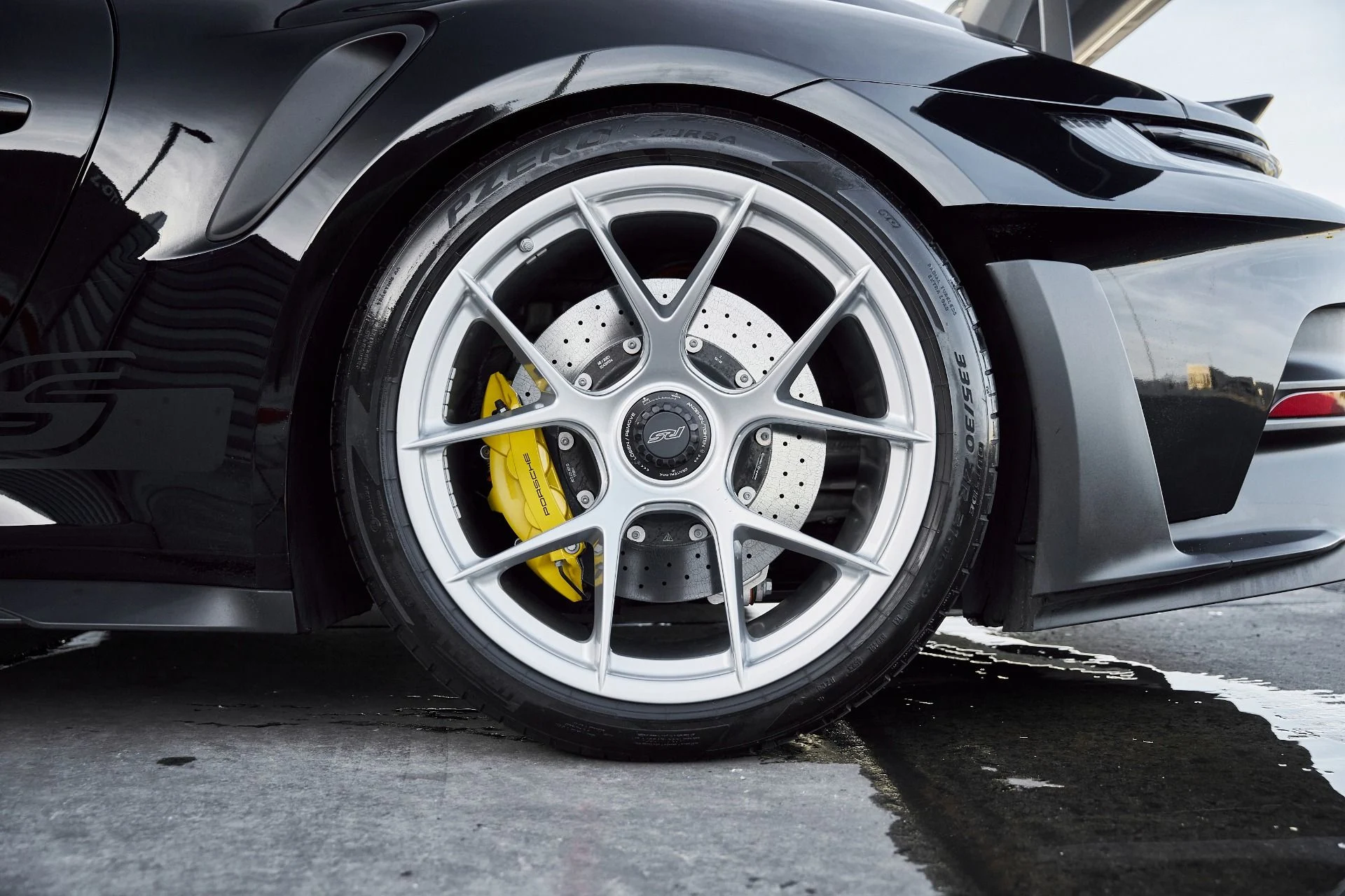 mph023_968745826_Used_2024_Porsche_911_GT_3_RS_1766112735_84342b9a30