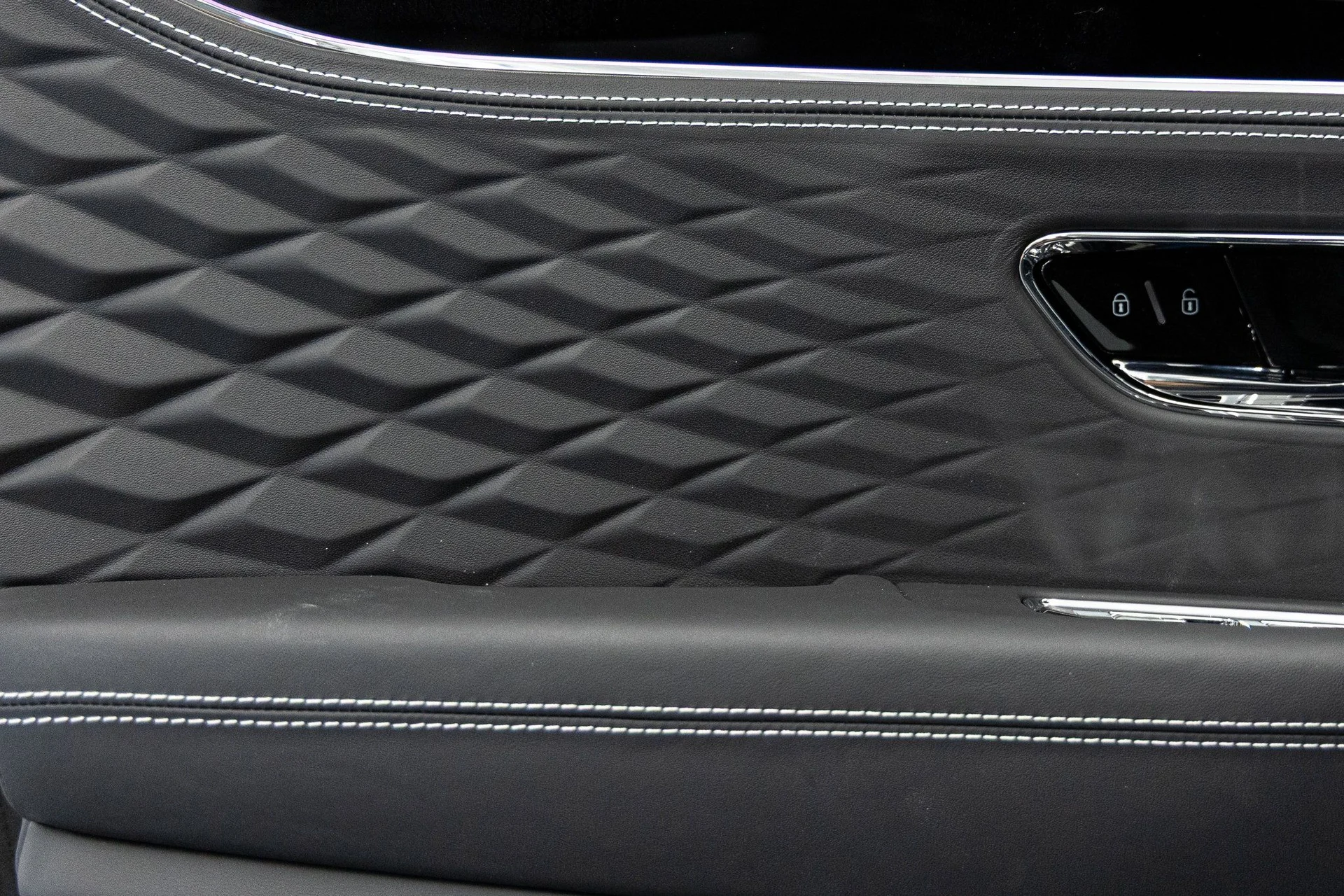 mph023_969541784_b34d87852c656b13536c6bee5a329413x_1f3d016637