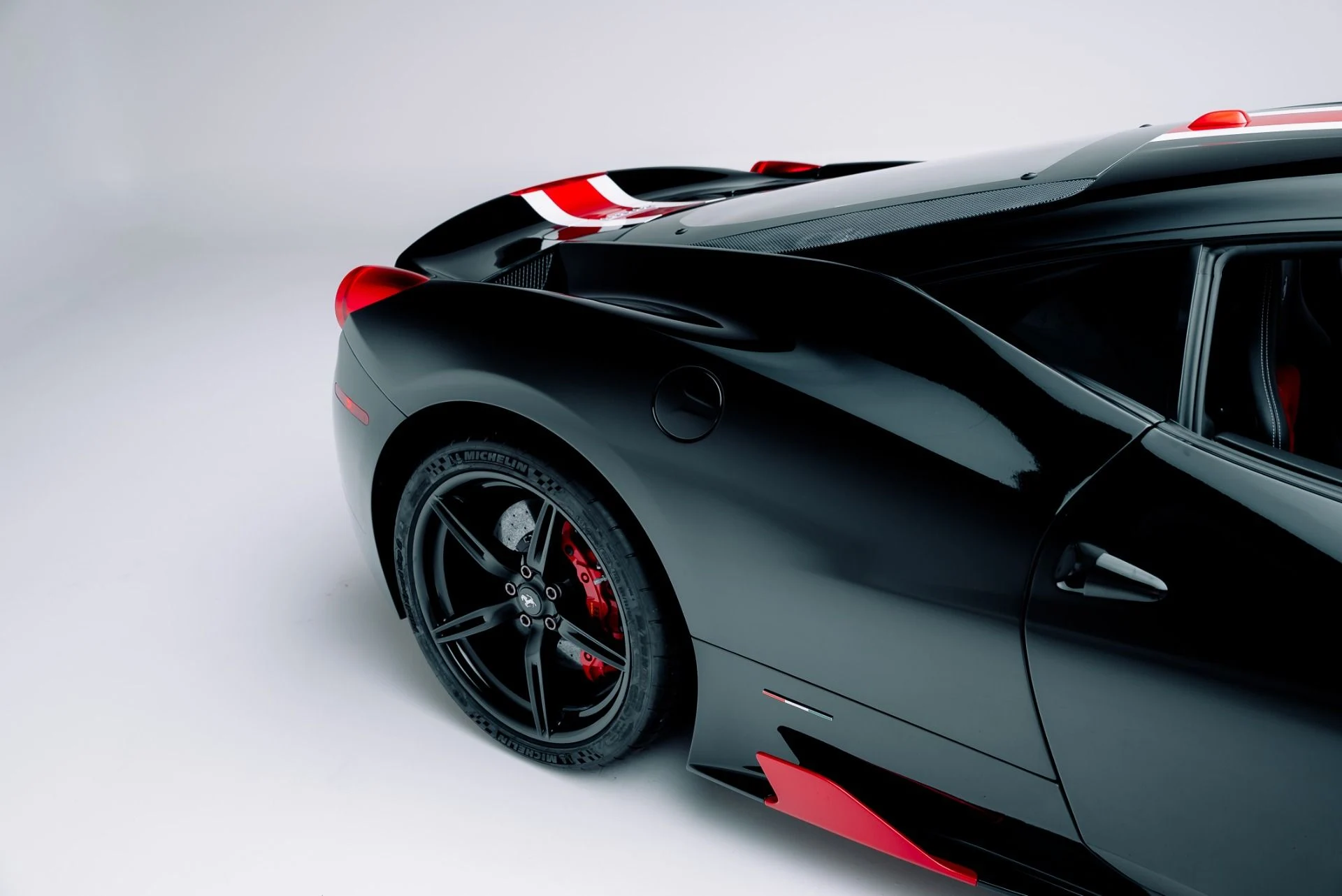 mph023_974442404_Used_2015_Ferrari_458_Speciale_1763680204_ccacfcfb94