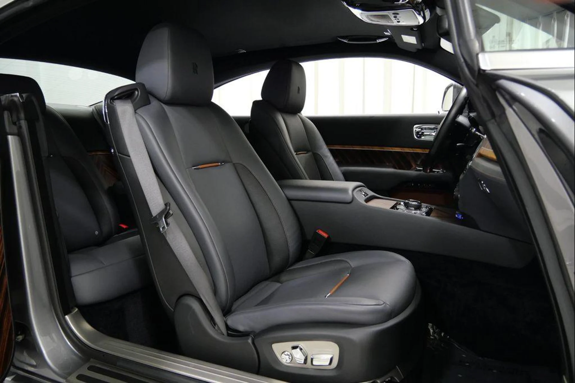 mph023_977868623_a_Lkb_Takiug_Ej7h60i8_Xw_e_O_Bp1_I_0ec04faa06