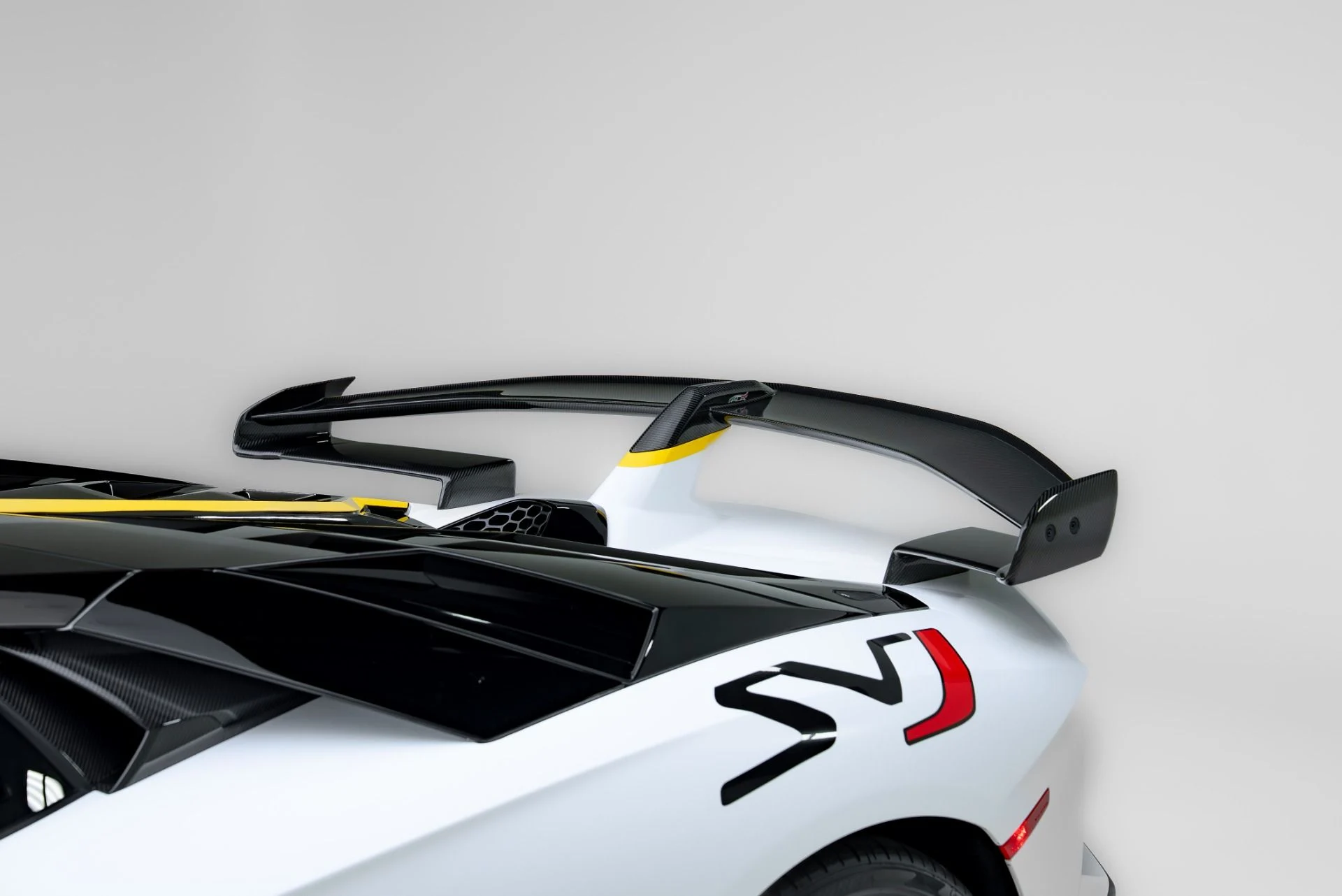 mph023_979178158_Used_2021_Lamborghini_Aventador_LP_770_4_SVJ_1776372314_a46778690d