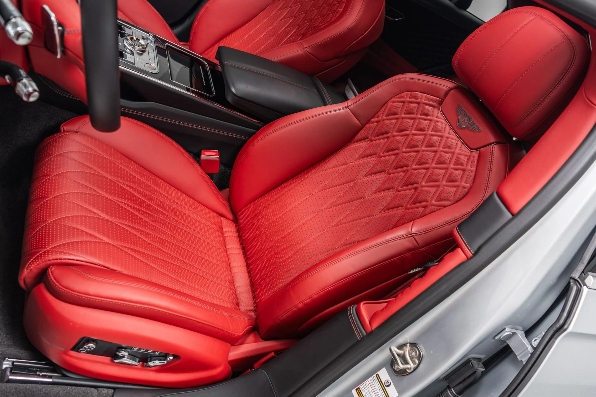 mph023_981196549_Used_2022_Bentley_Flying_Spur_V8_Great_Colors_Engine_Turned_Veneers_Mulliner_Package_1773426233_5dd08c3a9f