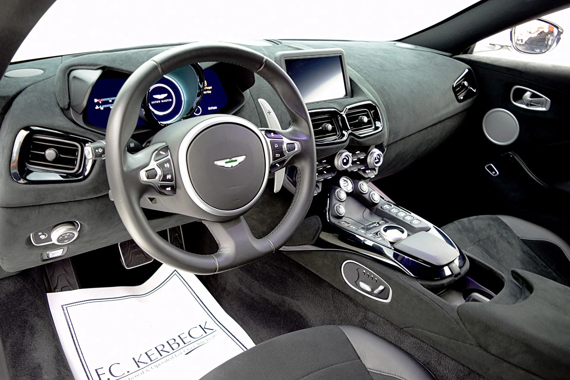mph023_981905113_Used_2019_Aston_Martin_Vantage_Coupe_1a0a011b91