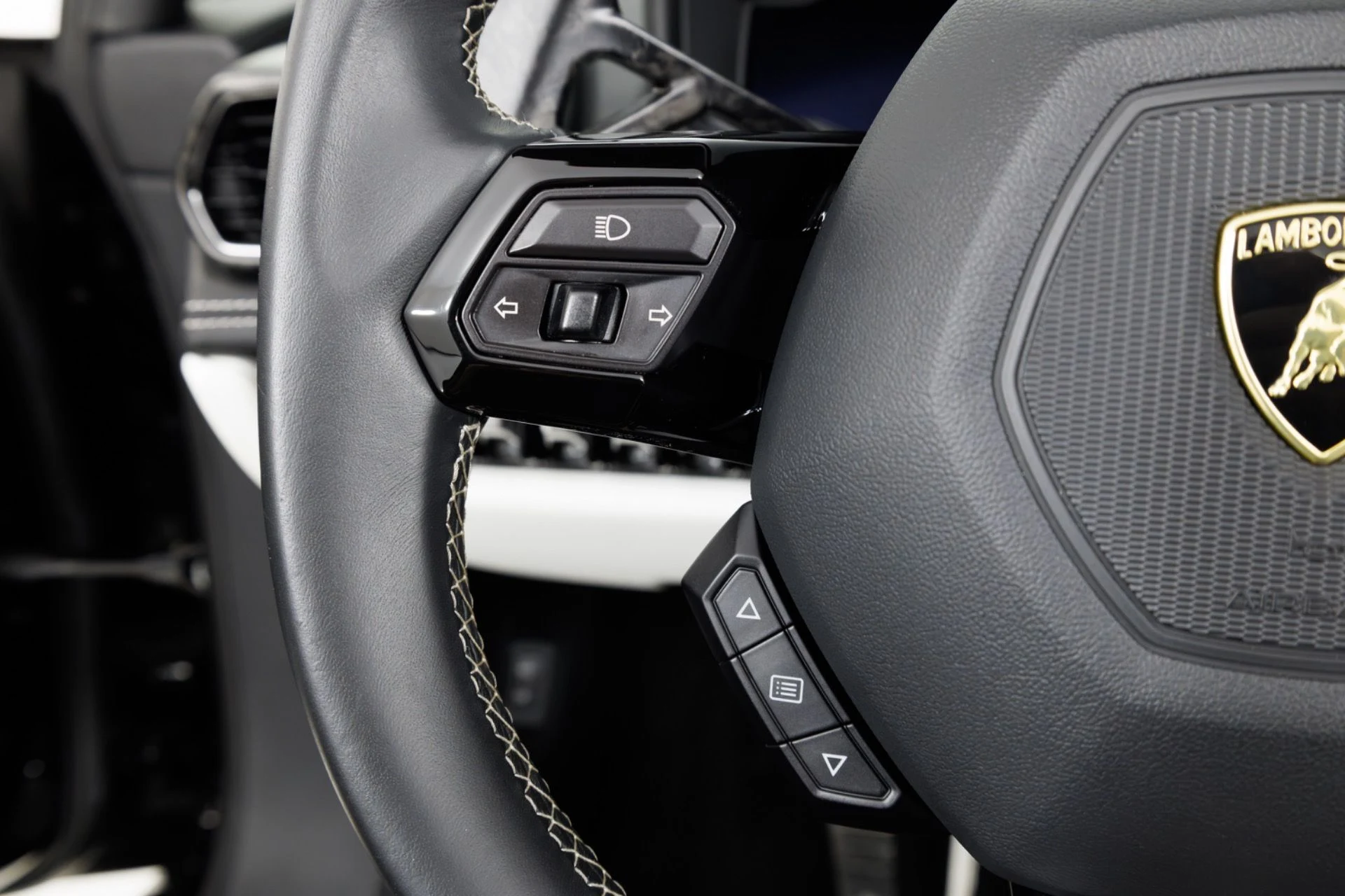 mph023_983280039_Used_2021_Lamborghini_Huracan_EVO_1784066642_8c80bf6ca9