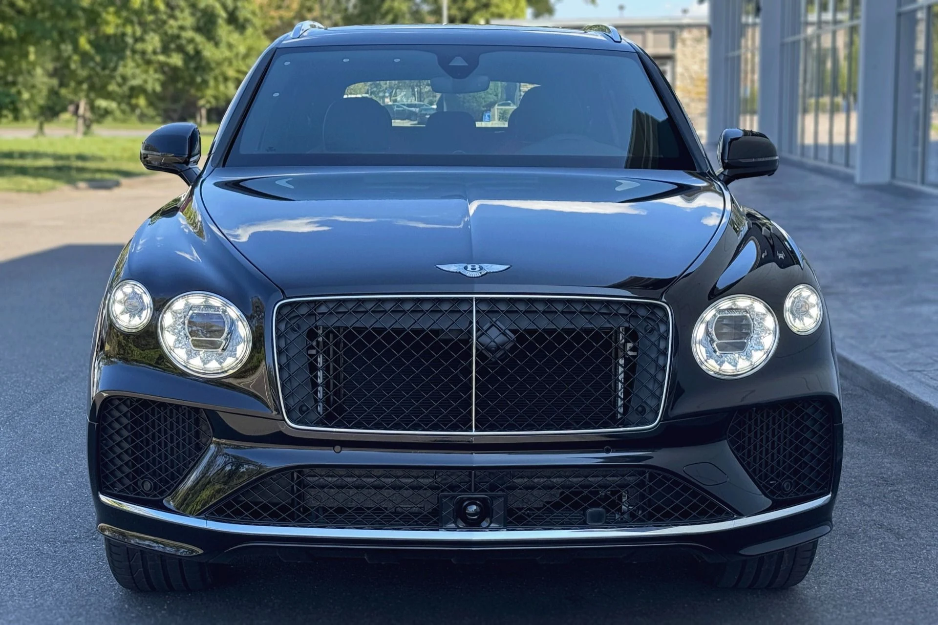mph023_984001125_Used_2025_Bentley_Bentayga_V8_1758544256_8734318379